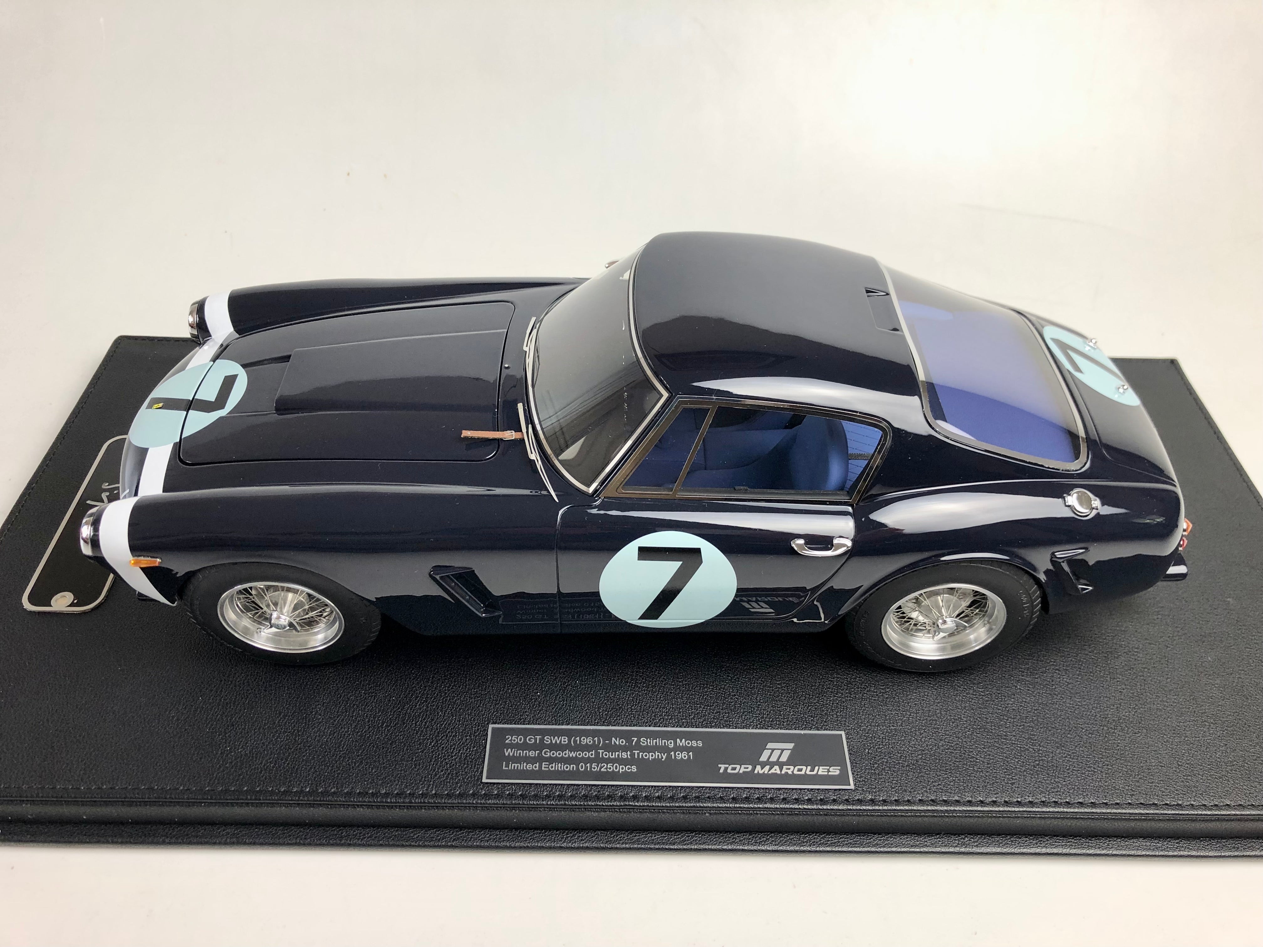 Escala 1:12 1961 Ferrari 250GT SWB Stirling Moss