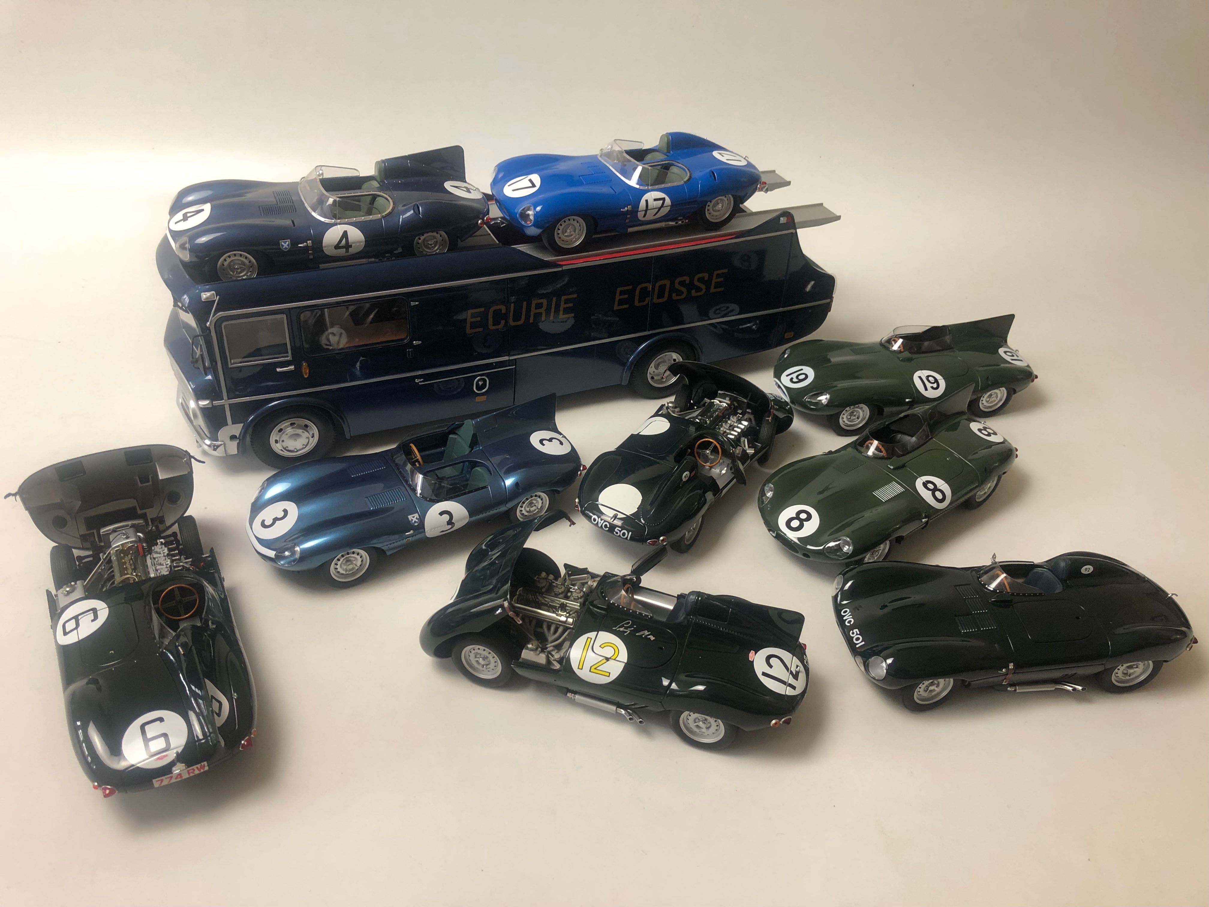 1959 Ecurie Ecosse Race Transporter escala 1:18