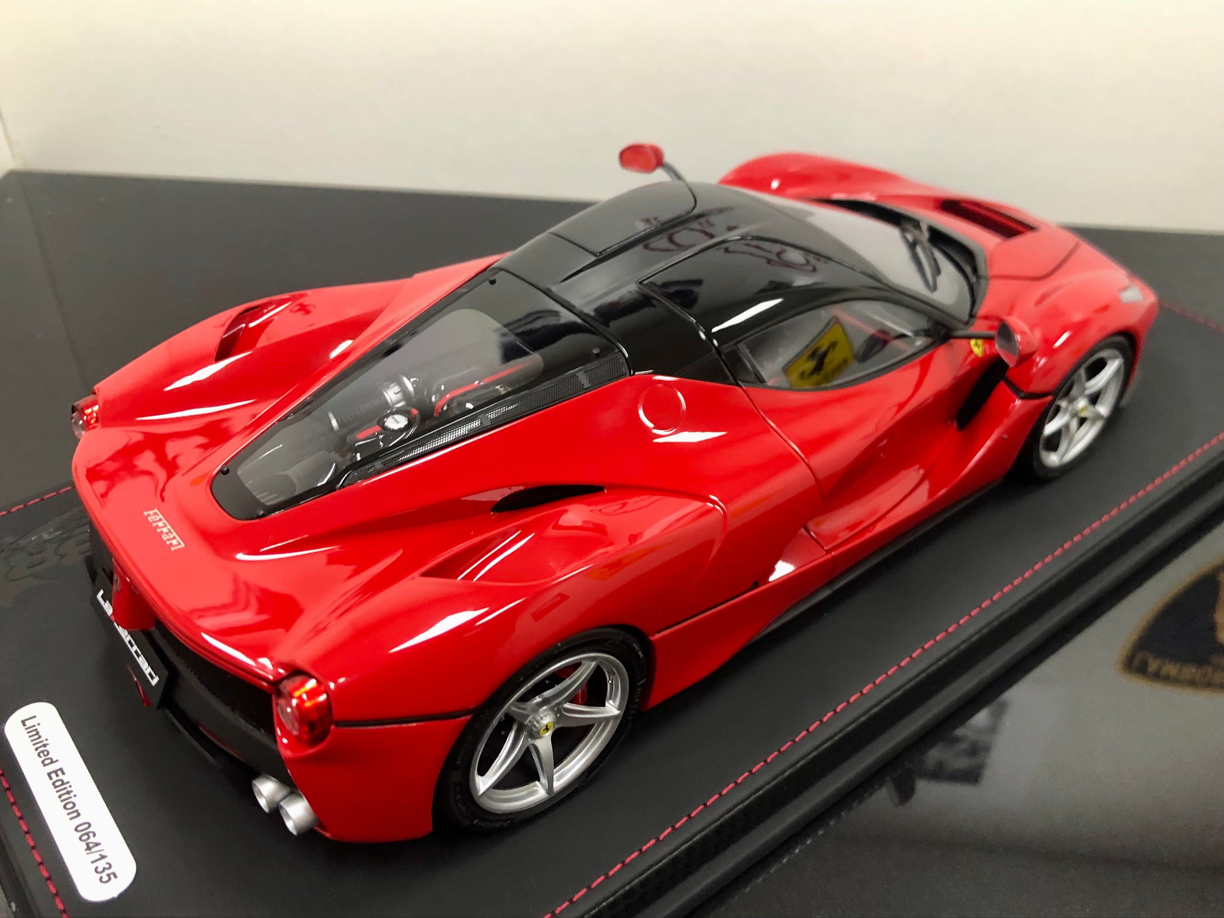 BBR La Ferrari escala 1:18 Diecast Red con techo negro