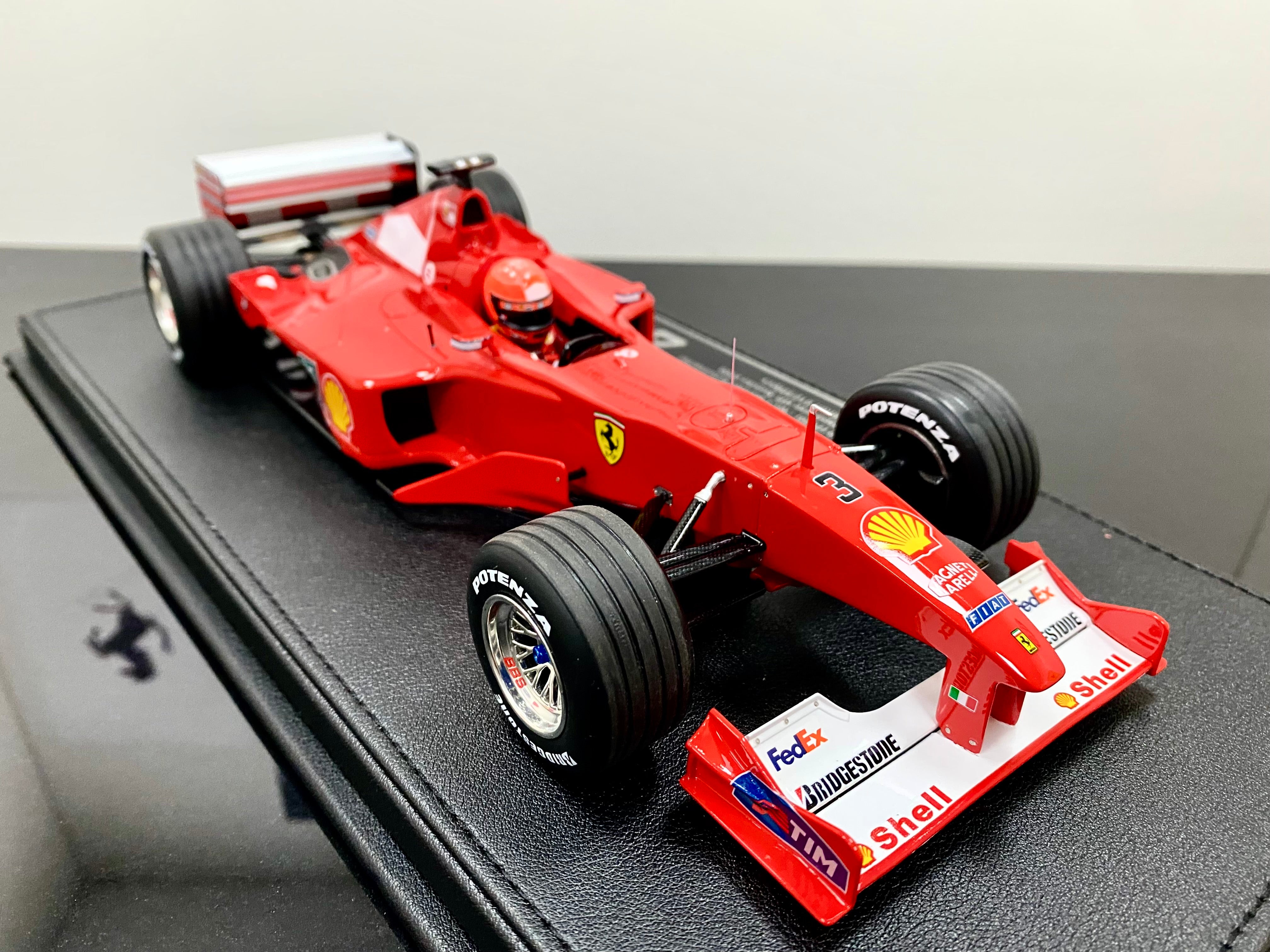 GP Replicas 1:18 scale Ferrari F1-2000 #3 Schumacher World Champion