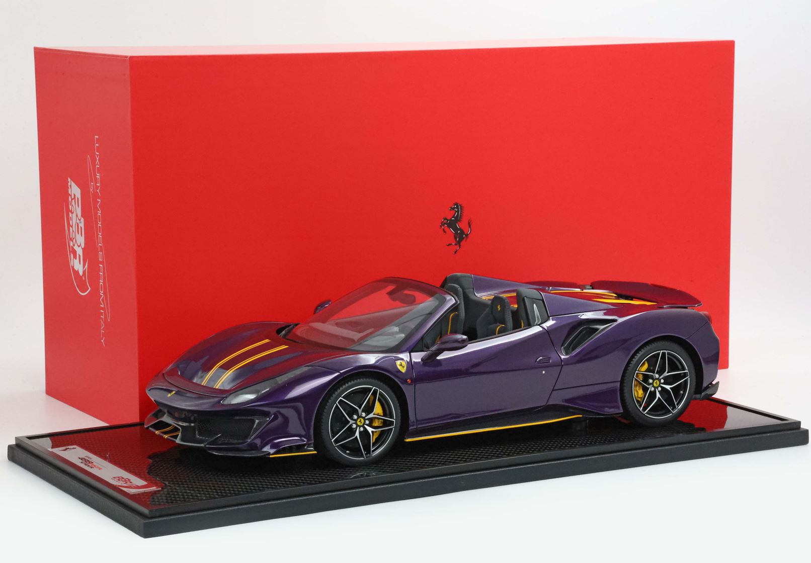 BBR Ferrari 488 Pista Spider 1:12 scale Viola Vio