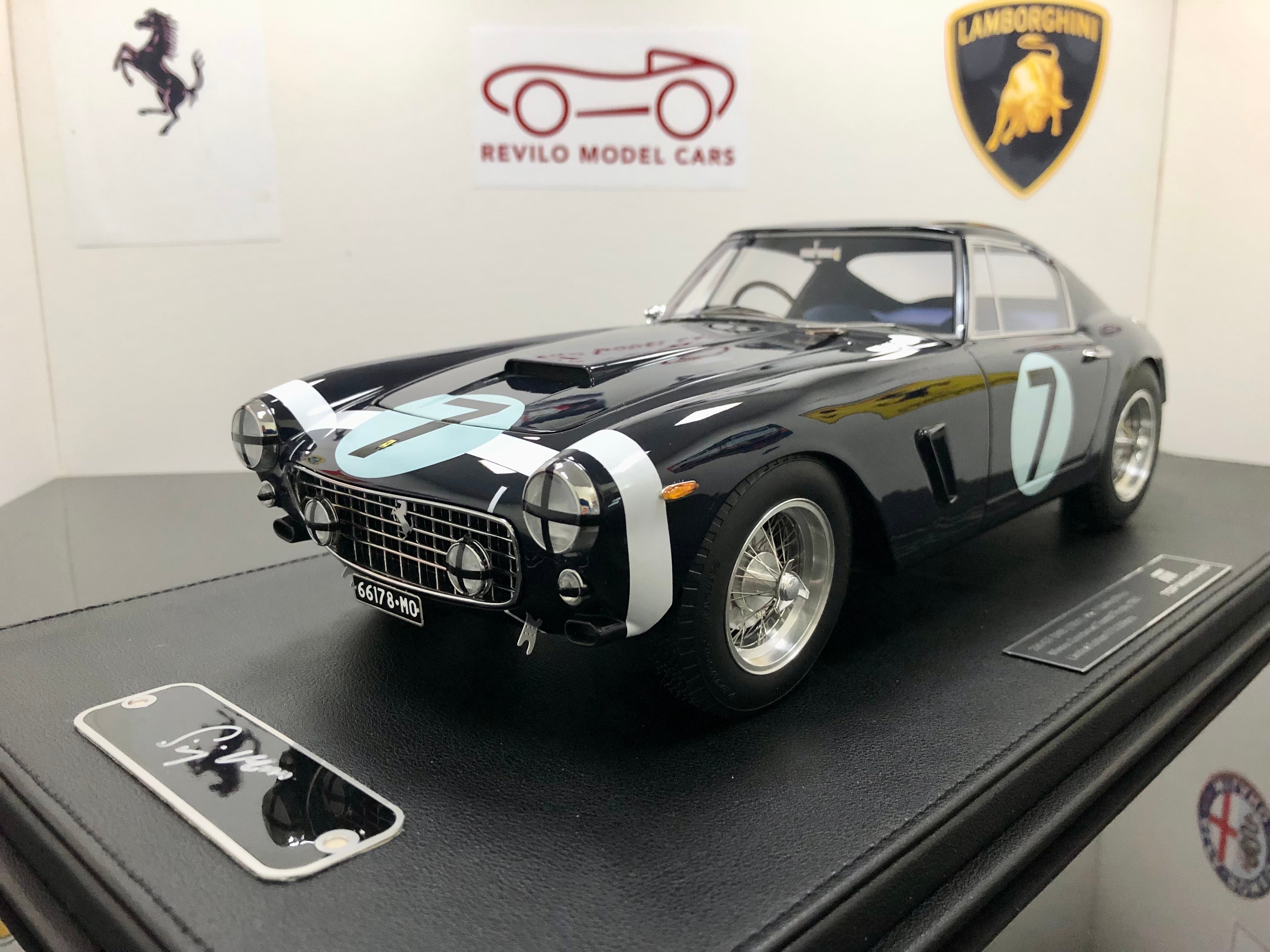 Escala 1:12 1961 Ferrari 250GT SWB Stirling Moss