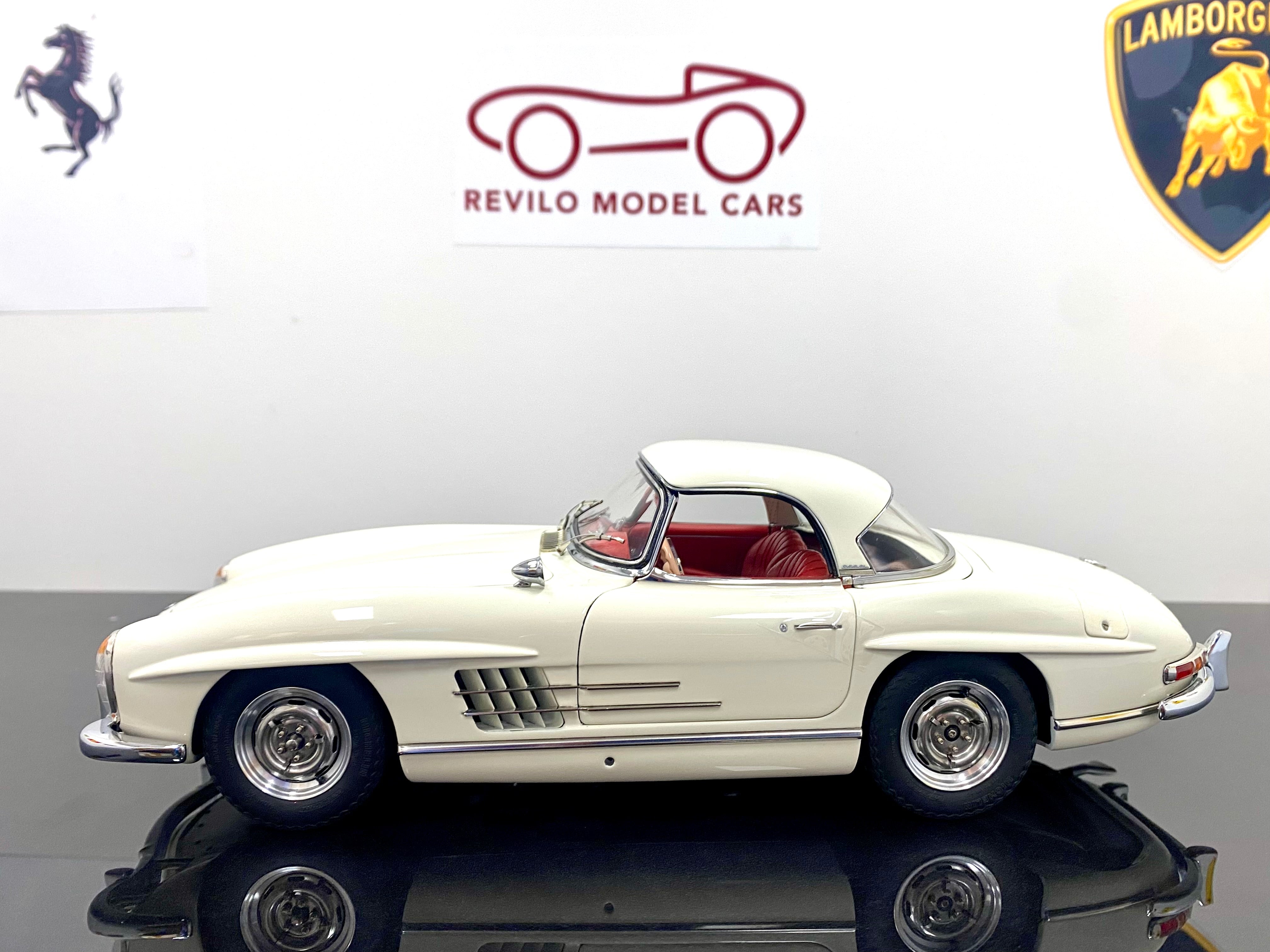 CMC 1:18 scale Mercedes 300SL M284 White with removable hardtop