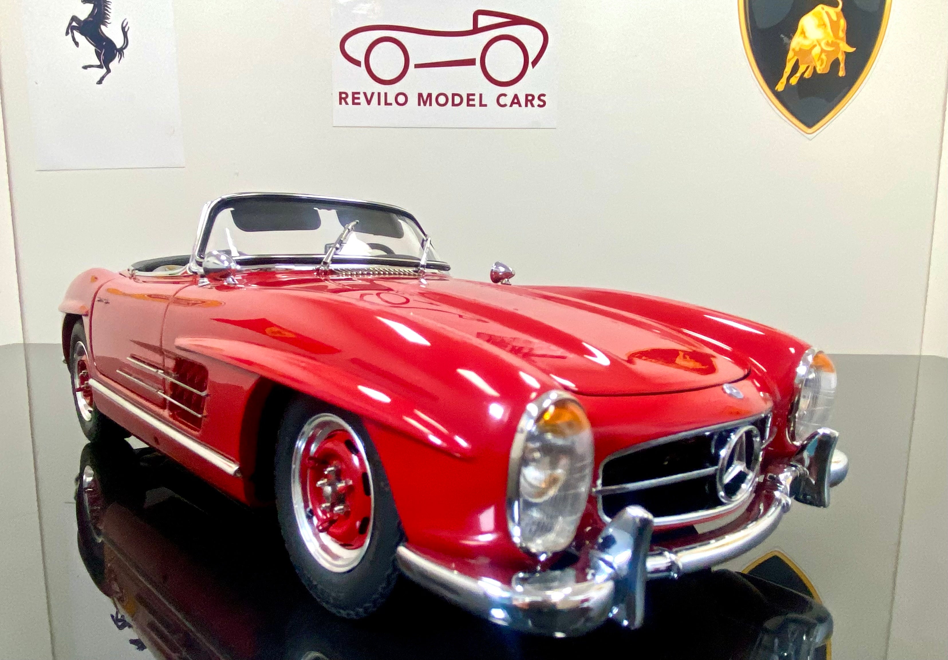 CMC 1:18 Mercedes 300 SL Roadster open top M282