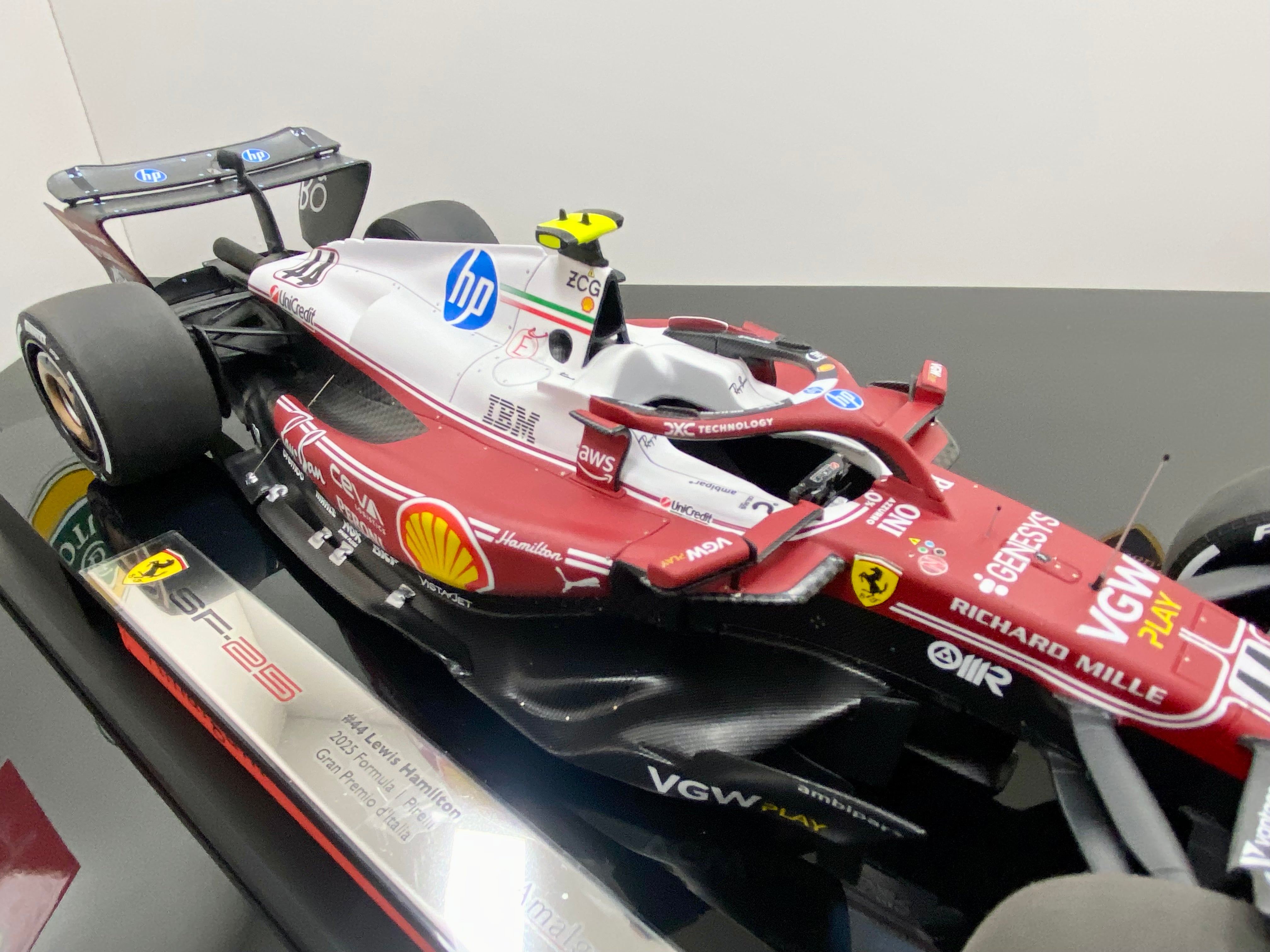 Amalgam 1:18 scale Ferrari SF 25 Monza livery #44 Hamilton/ #16 LeClerc