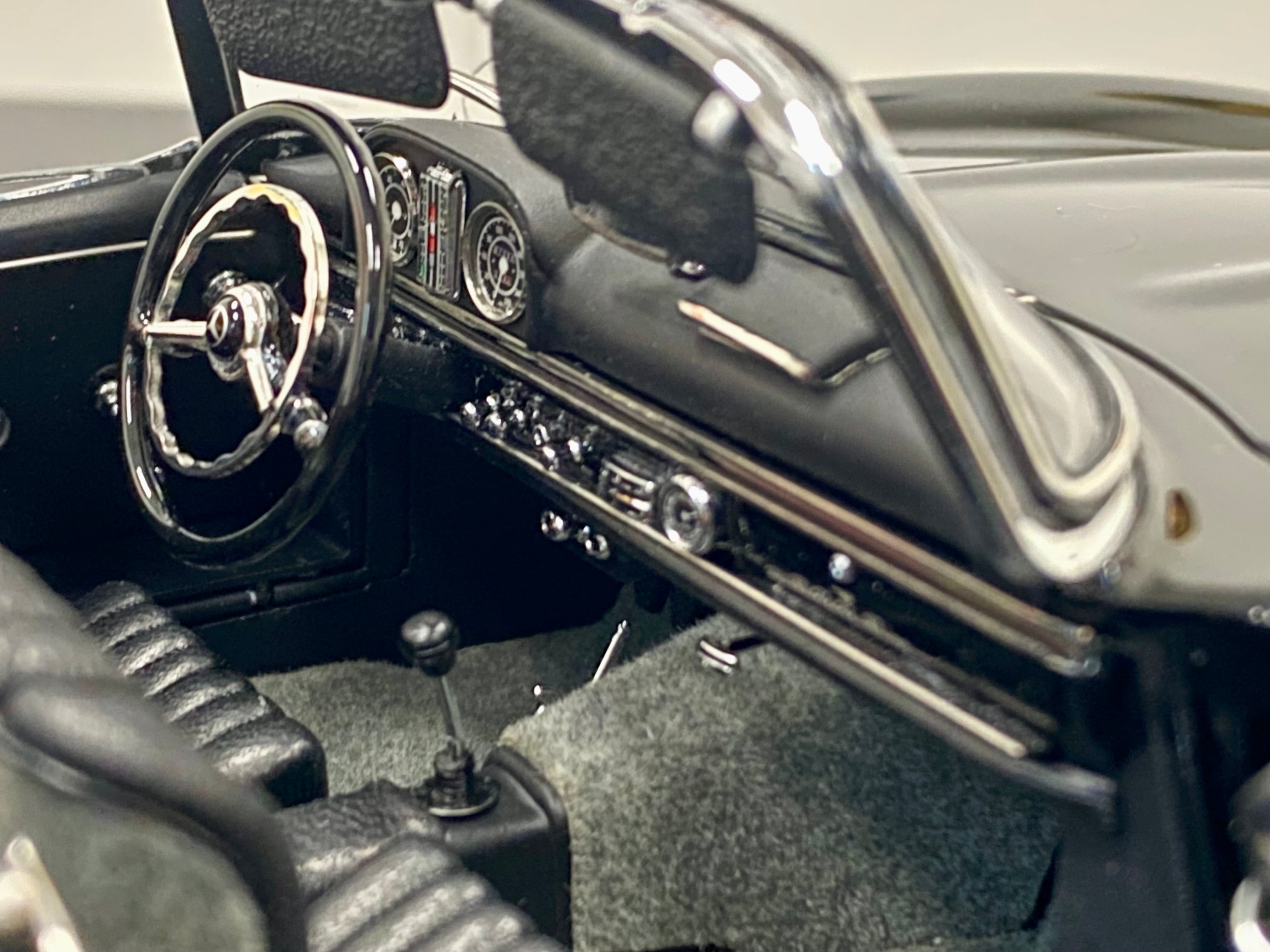 CMC 1:18 Mercedes 300SL M293 Black open top roadster
