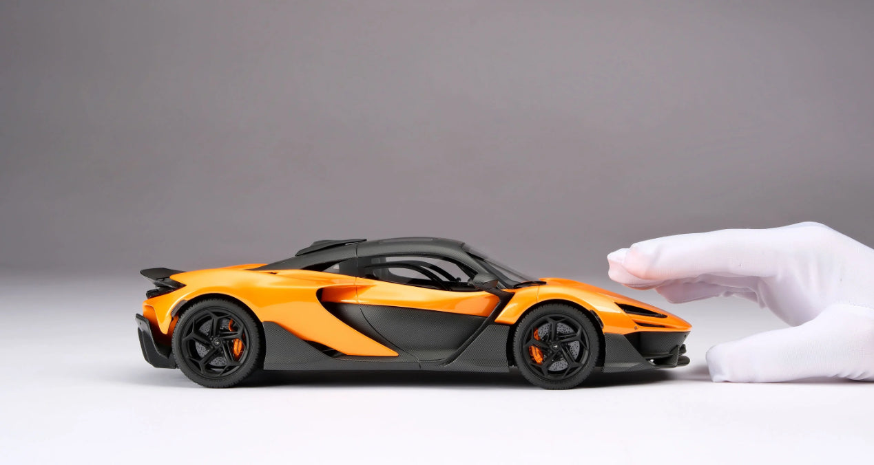 Amalgam 1:18 scale McLaren W1