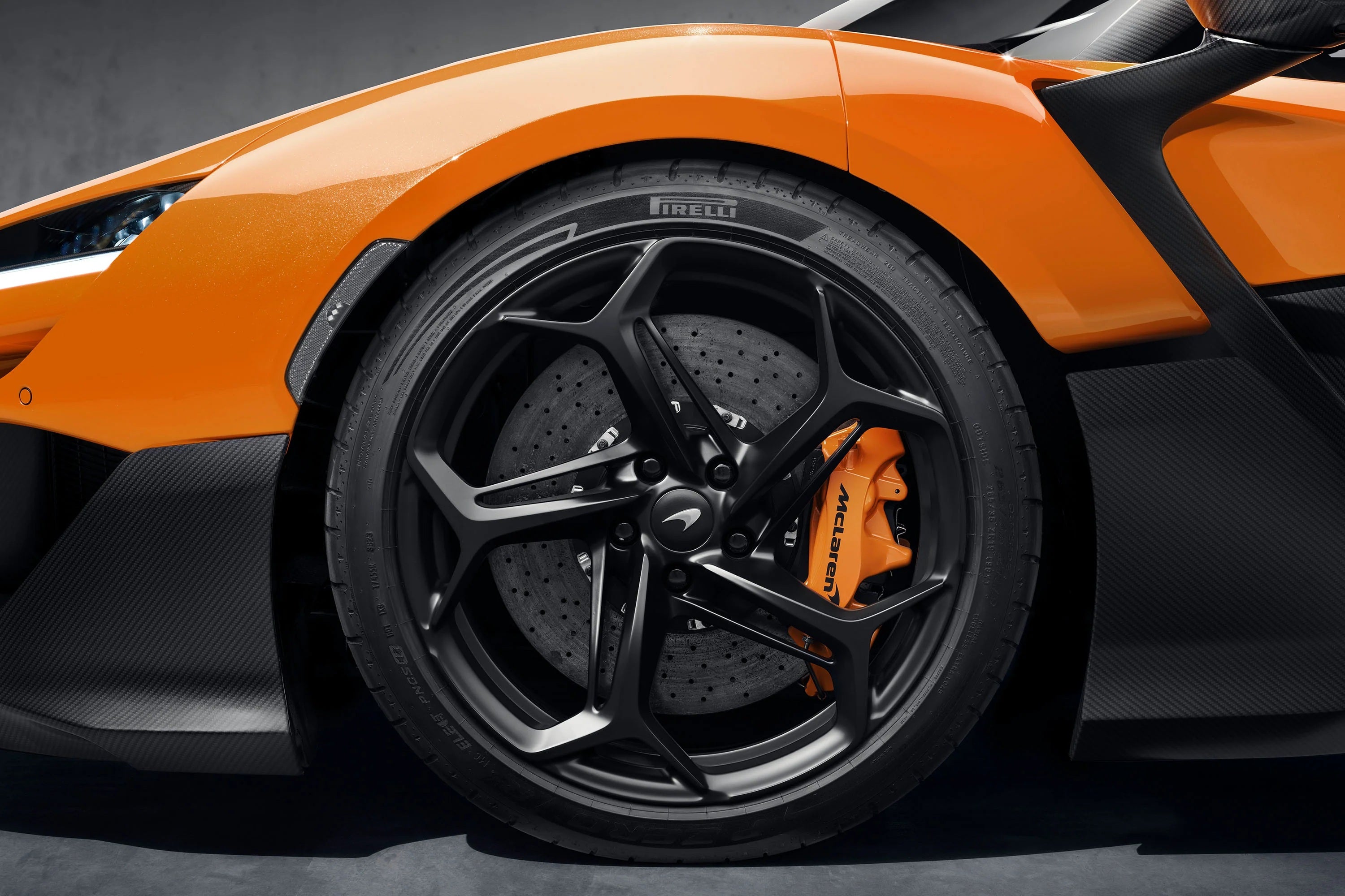 Amalgam 1:18 scale McLaren W1