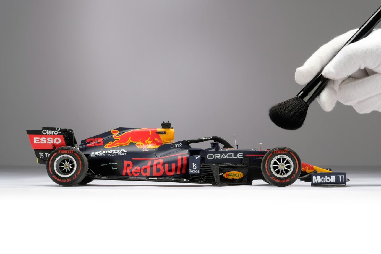Amalgama escala 1:8 Red Bull RB16B Max Verstappen