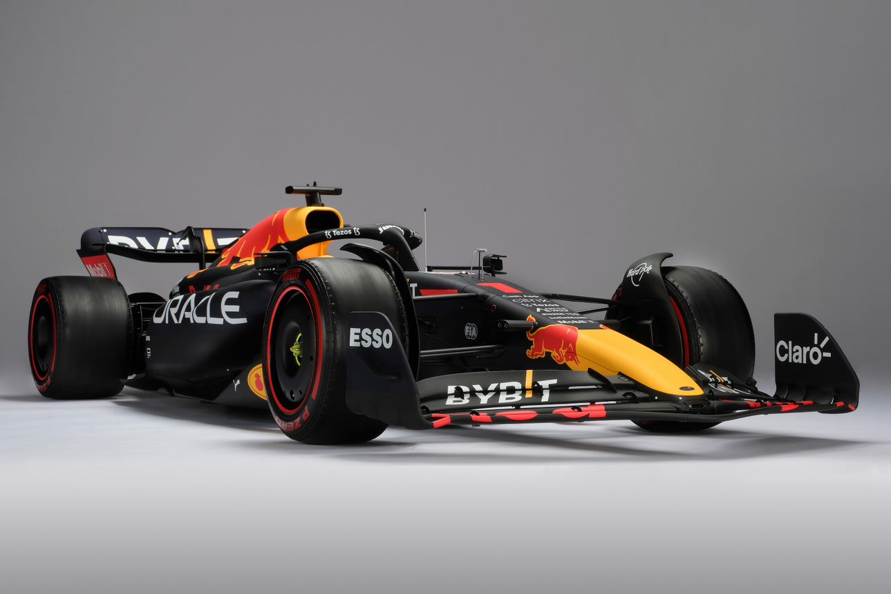 Amalgama escala 1:8 Red Bull RB16B Max Verstappen