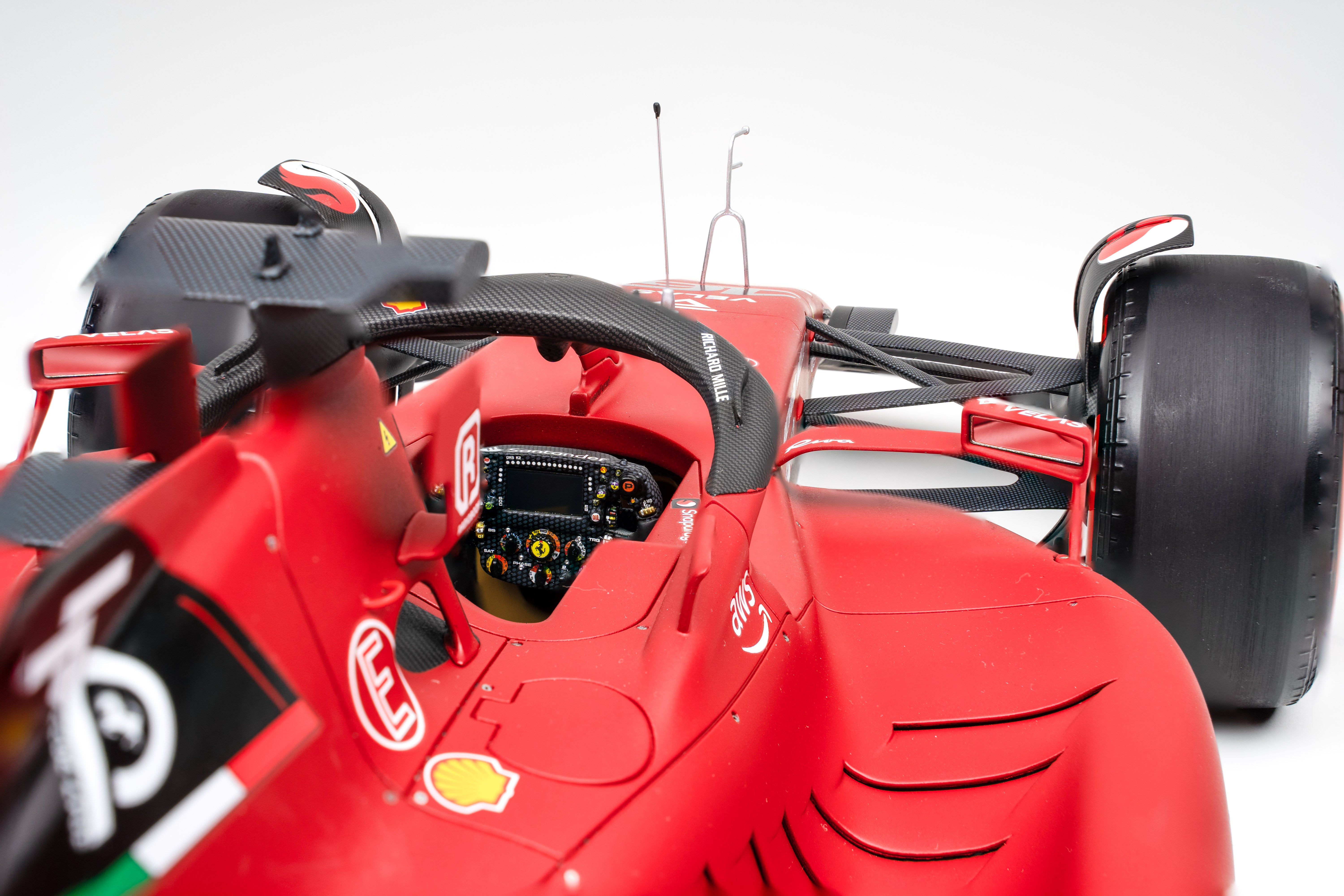 Amalgam Ferrari F1-75 1:8 scale 2022 #16 Leclerc