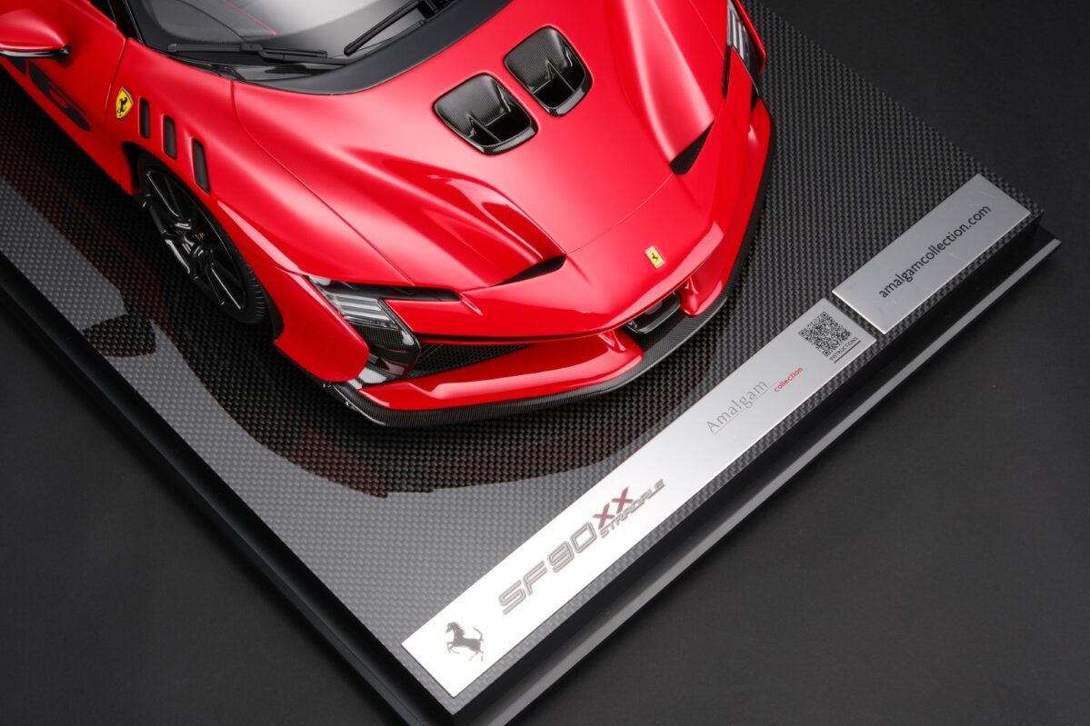 Amalgam 1:8 scale Ferrari SF90XX Stradale