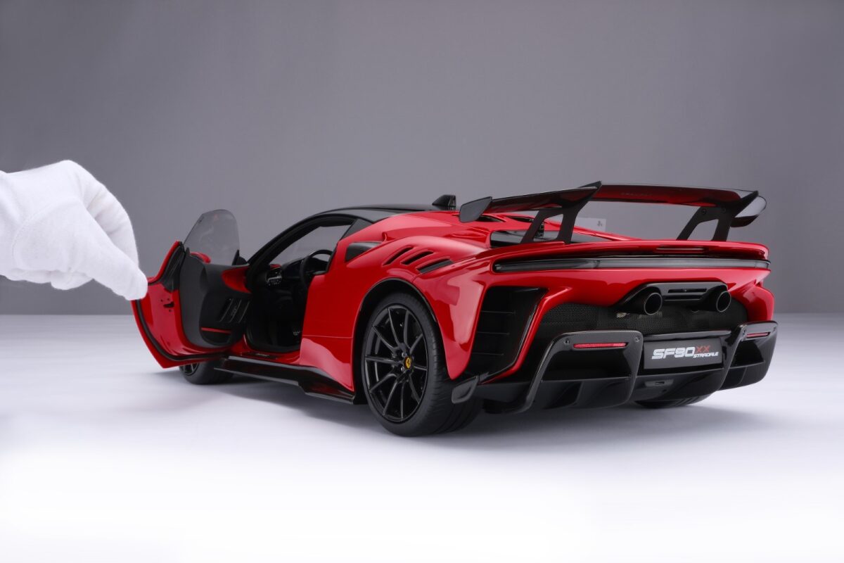 Amalgam 1:8 scale Ferrari SF90XX Stradale