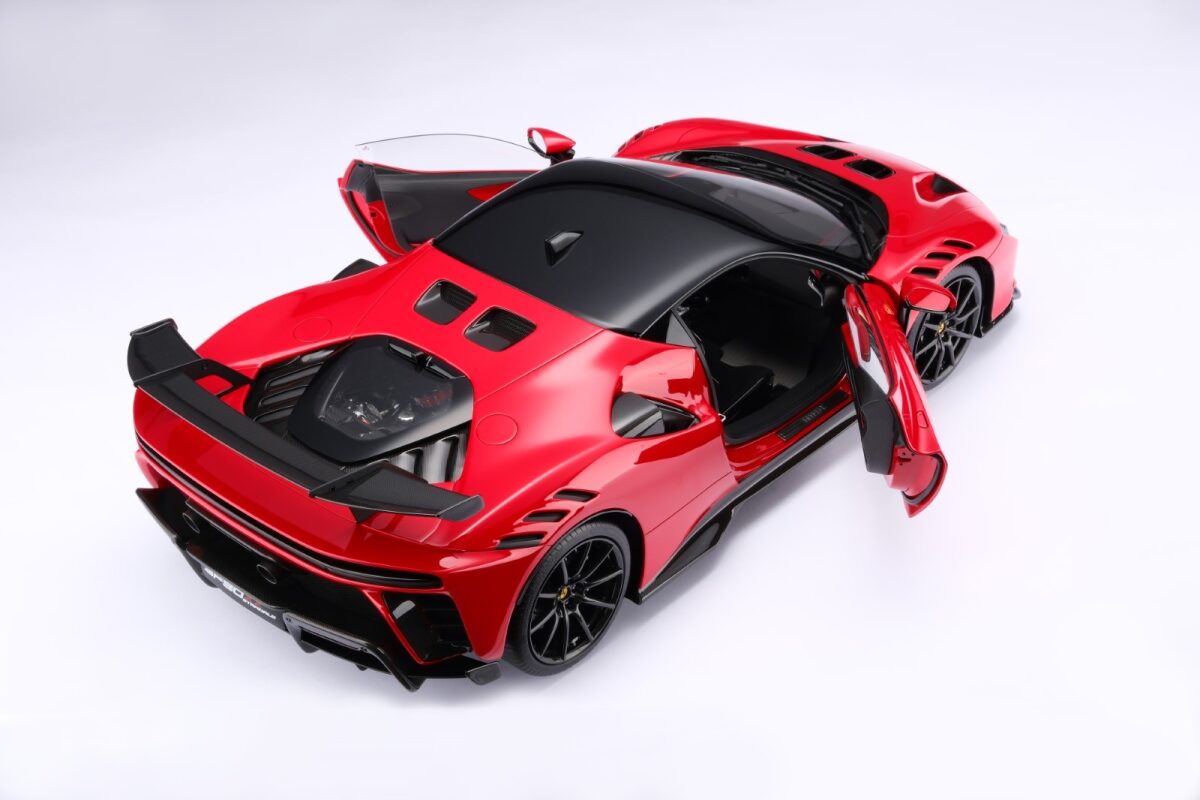Amalgam 1:8 scale Ferrari SF90XX Stradale