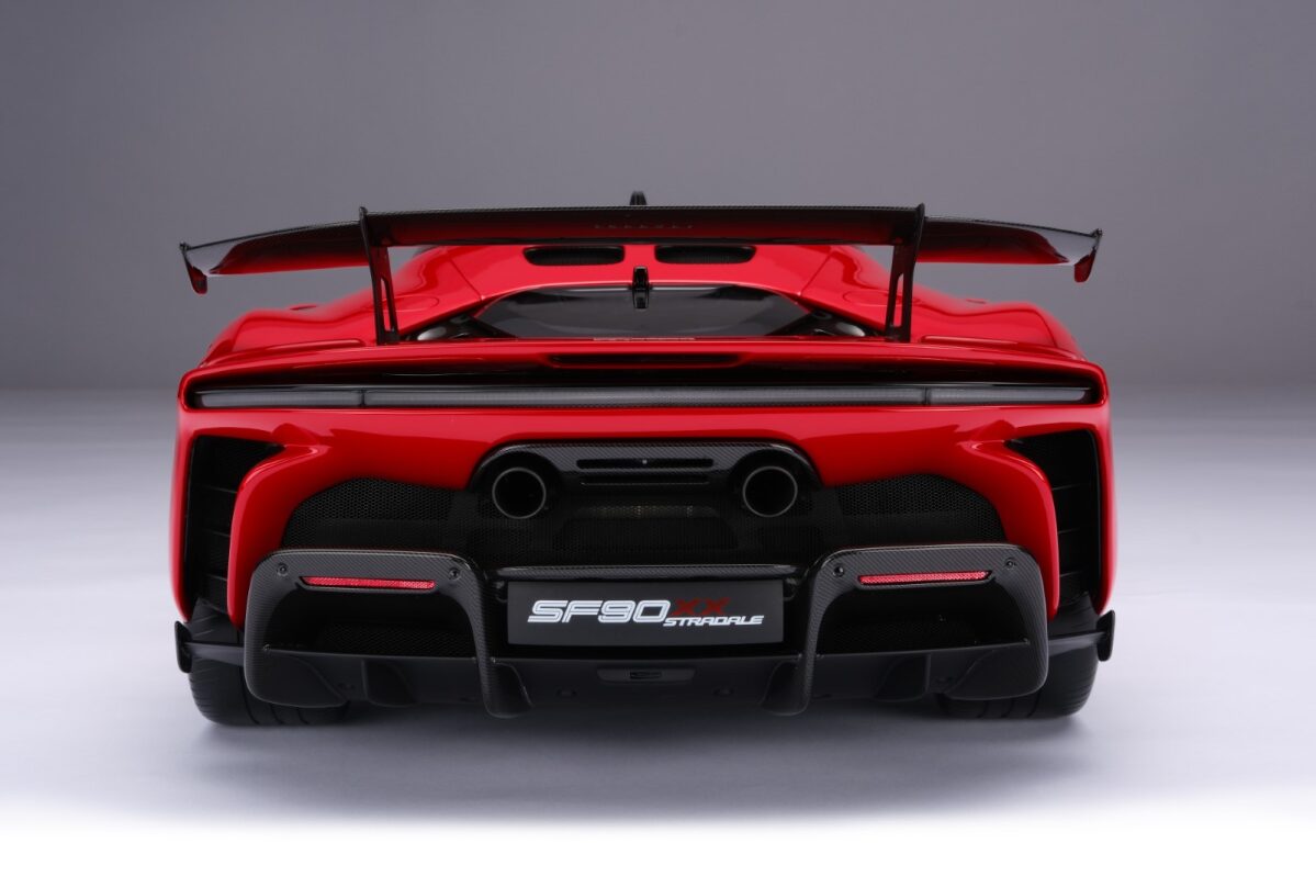 Amalgam 1:8 scale Ferrari SF90XX Stradale