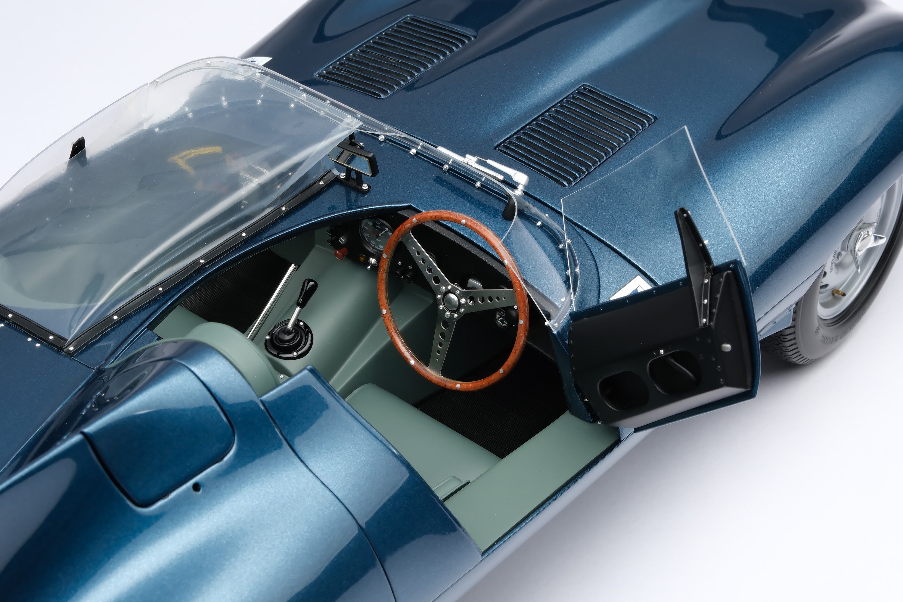 Amalgam Jaguar D Type 1:8 scale #3 1957 Le Mans winner