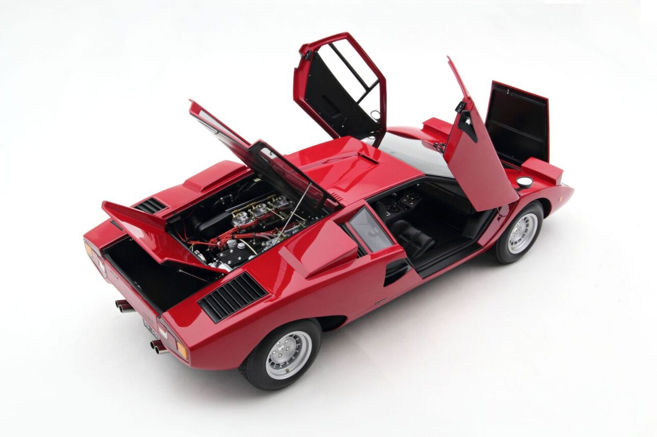 Amalgam 1:8 scale Lamborghini Countach