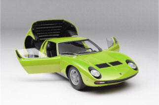 Amalgam 1:8 scale Lamborghini Miura SV