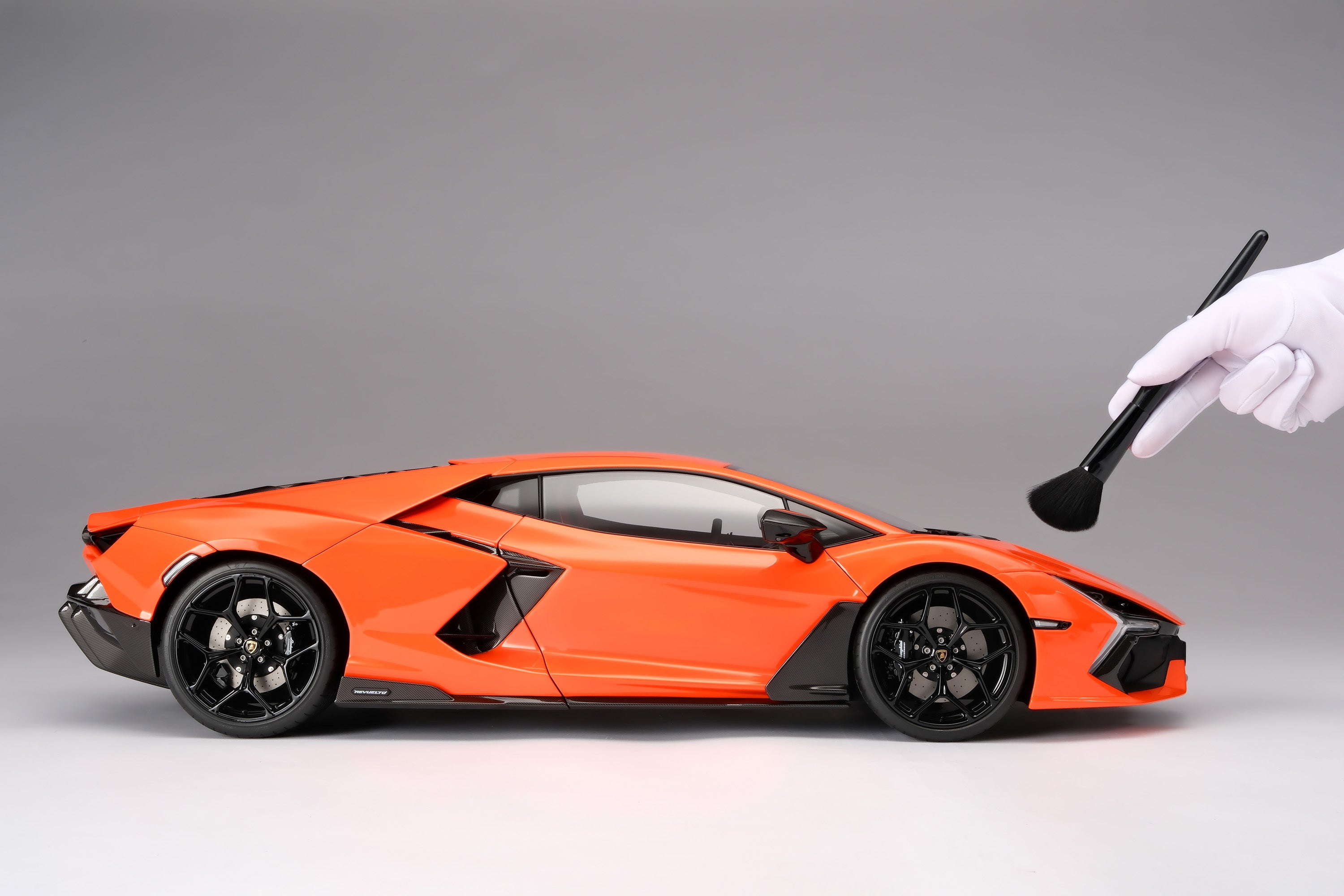 Amalgam 1:8 scale Lamborghini Revuelto