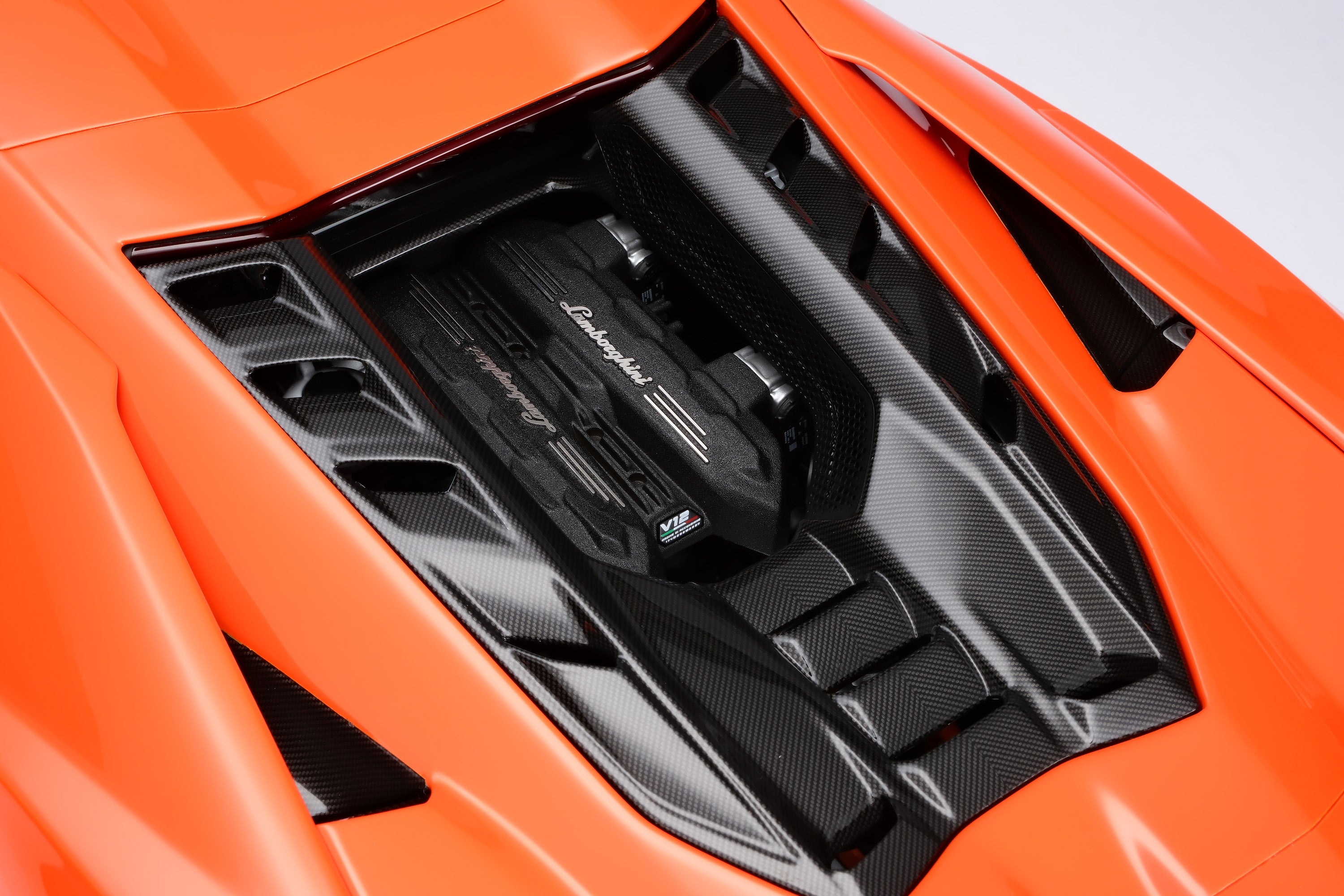 Amalgam 1:8 scale Lamborghini Revuelto