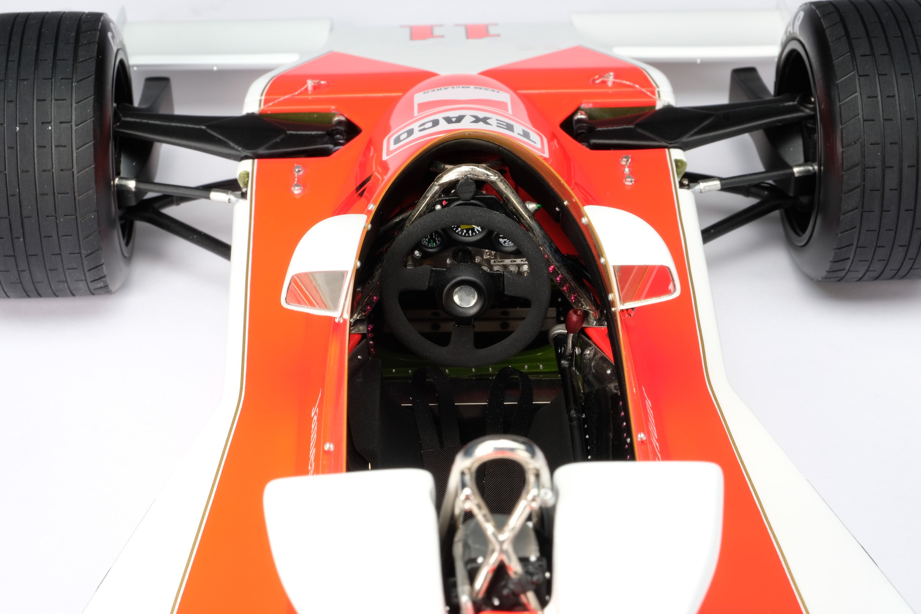 Amalgam 1:8 scale McLaren M23 1976 James Hunt