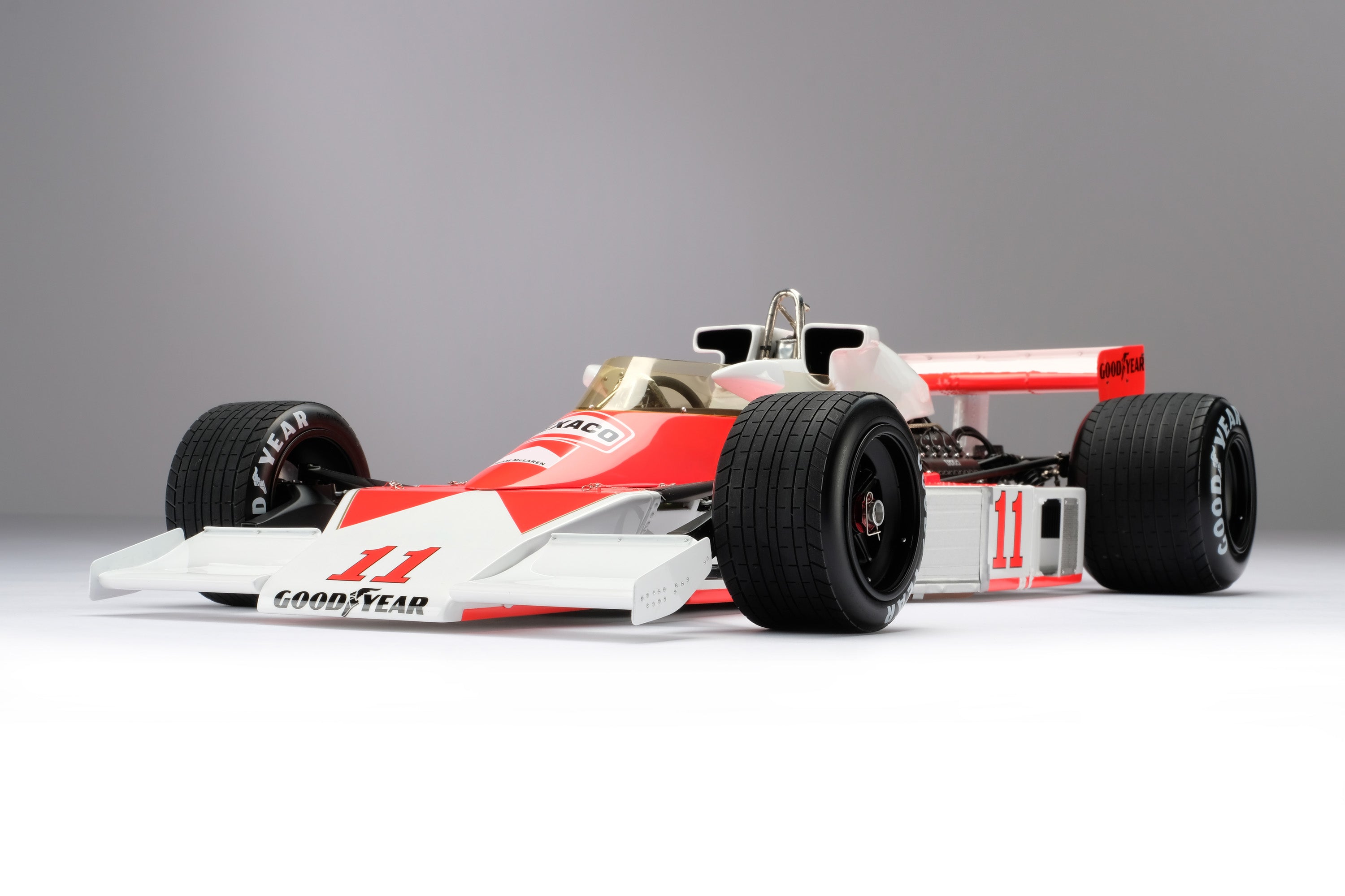 Amalgam 1:8 scale McLaren M23 1976 James Hunt