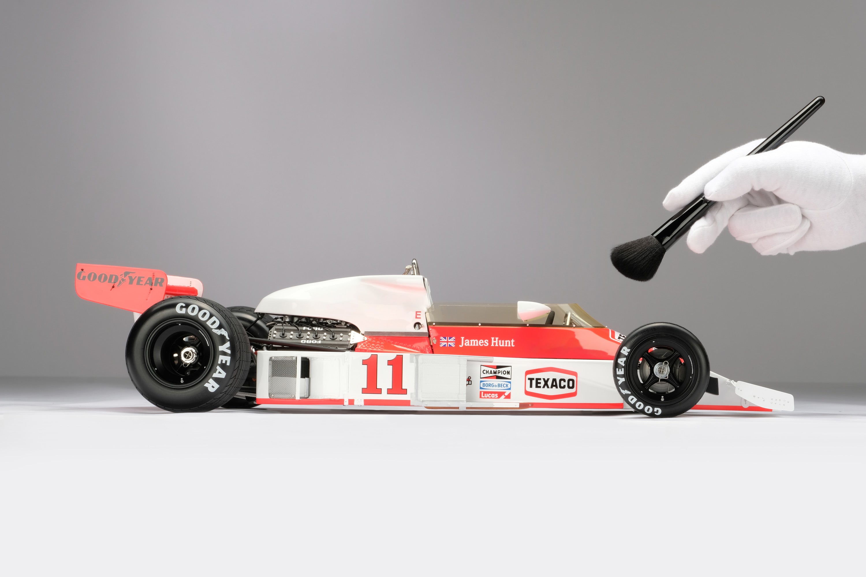 Amalgam 1:8 scale McLaren M23 1976 James Hunt