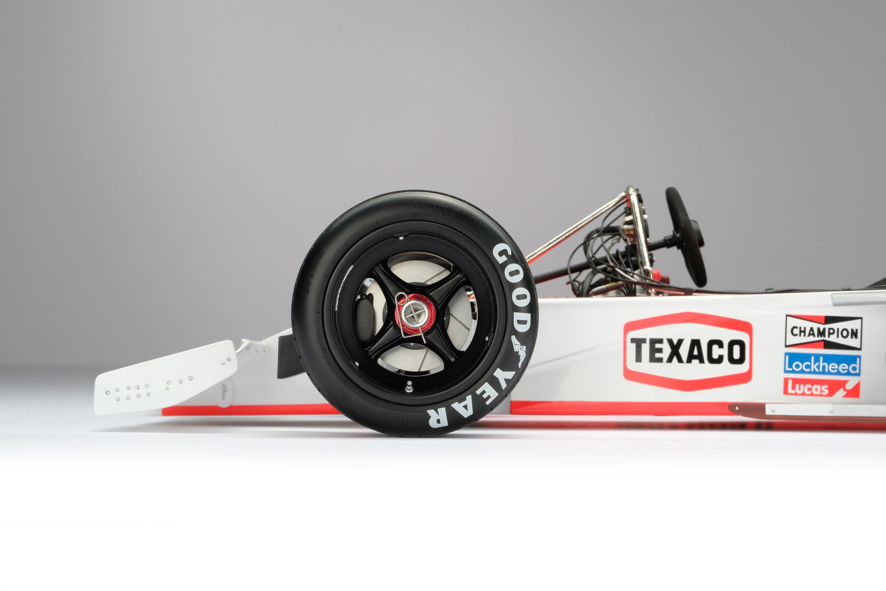 Amalgam 1:8 scale McLaren M23 1976 James Hunt