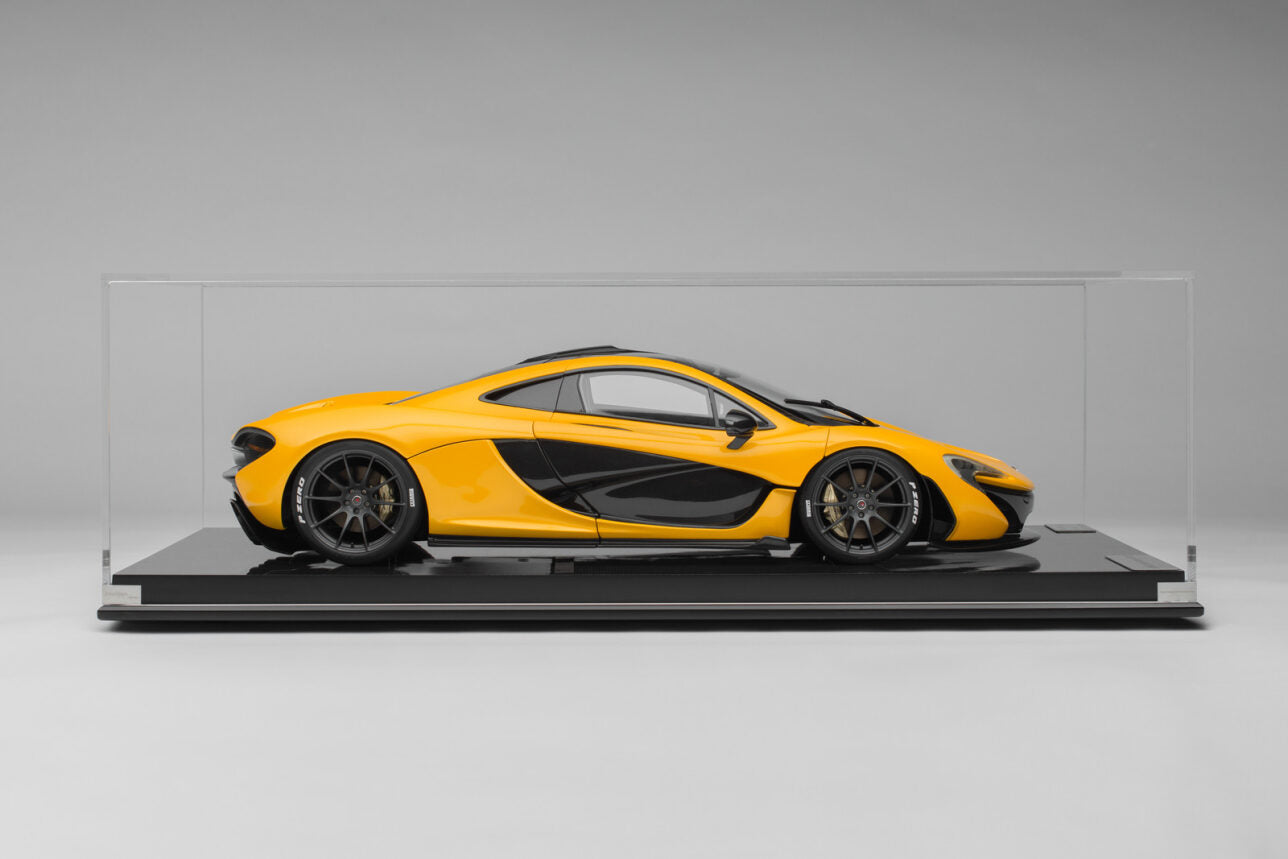 Amalgam 1:8 scale McLaren P1