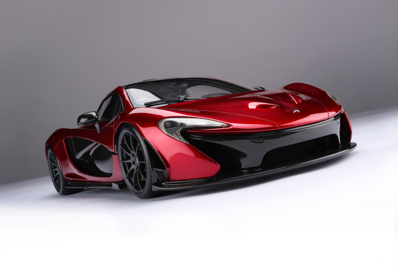 Amalgam 1:8 scale McLaren P1