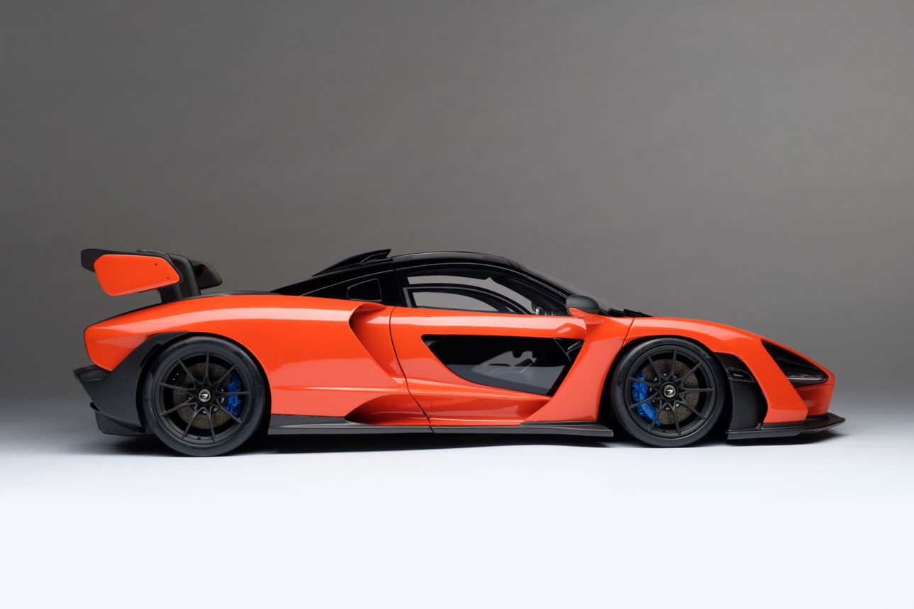 Amalgam 1:8 scale McLaren SENNA