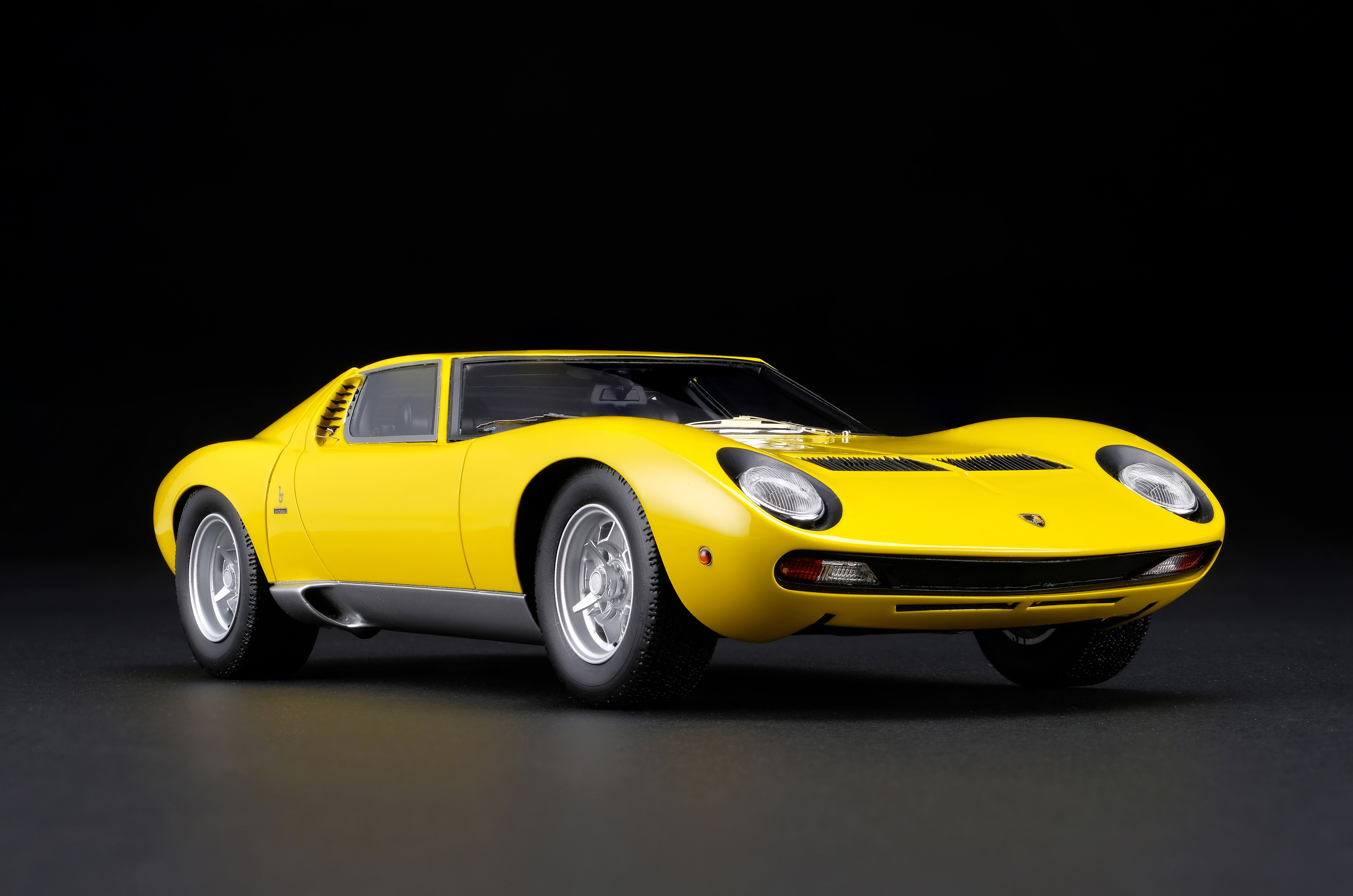 Amalgam Lamborghini Miura 1:18 scale