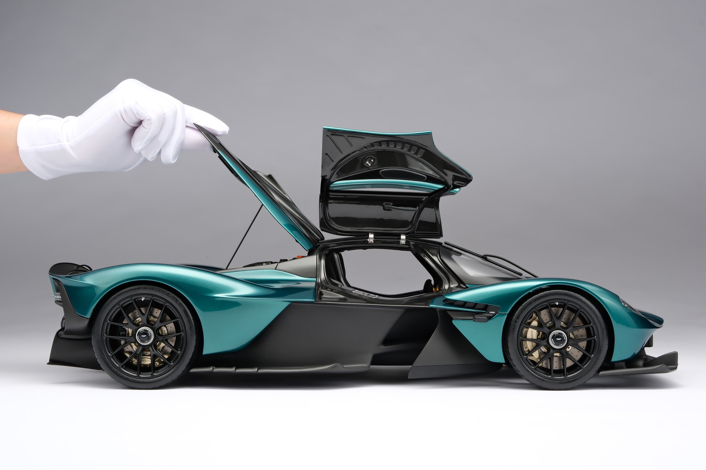Amalgam 1:8 Aston Martin Valkyrie preorder