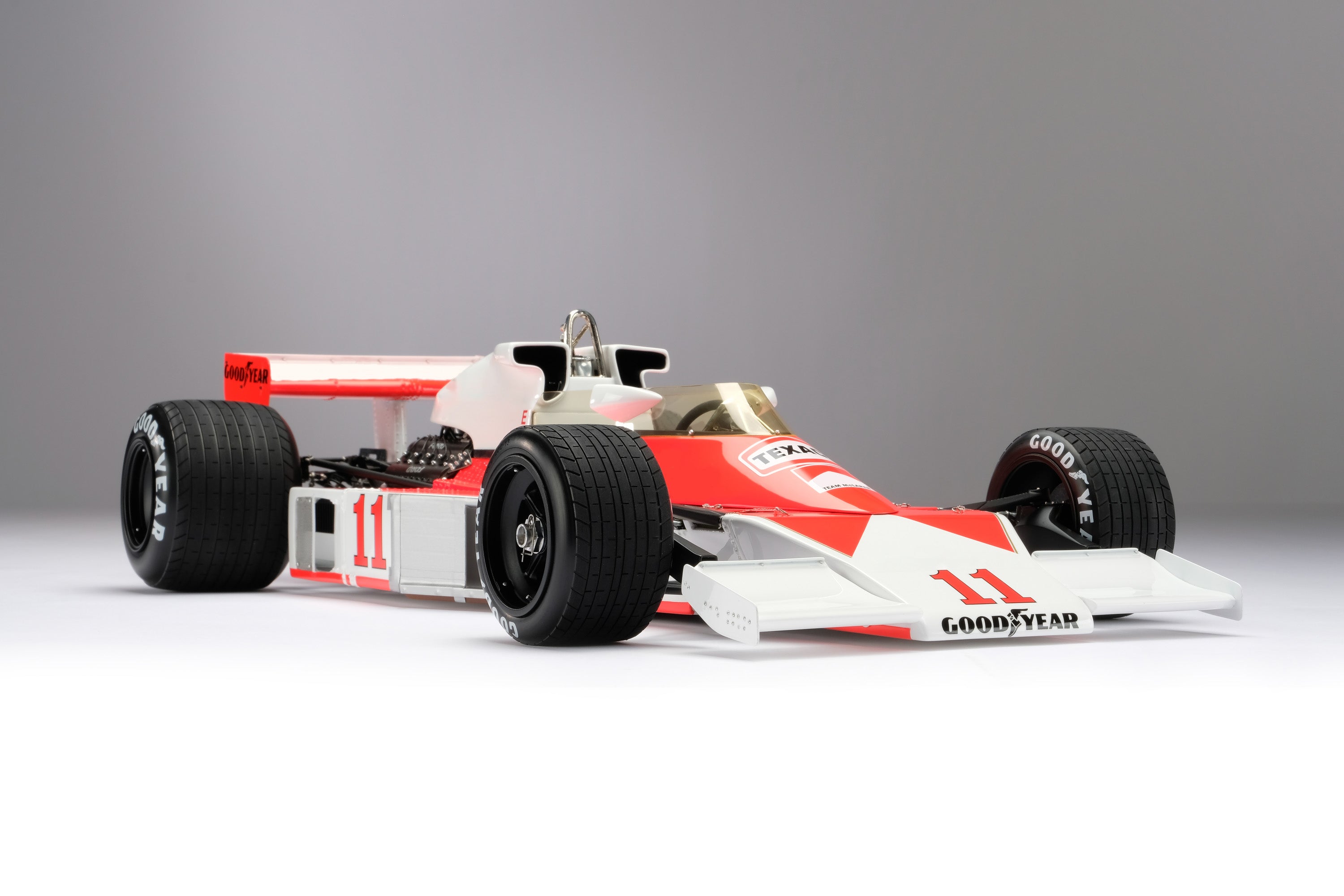 Amalgam 1:8 scale McLaren M23 1976 James Hunt