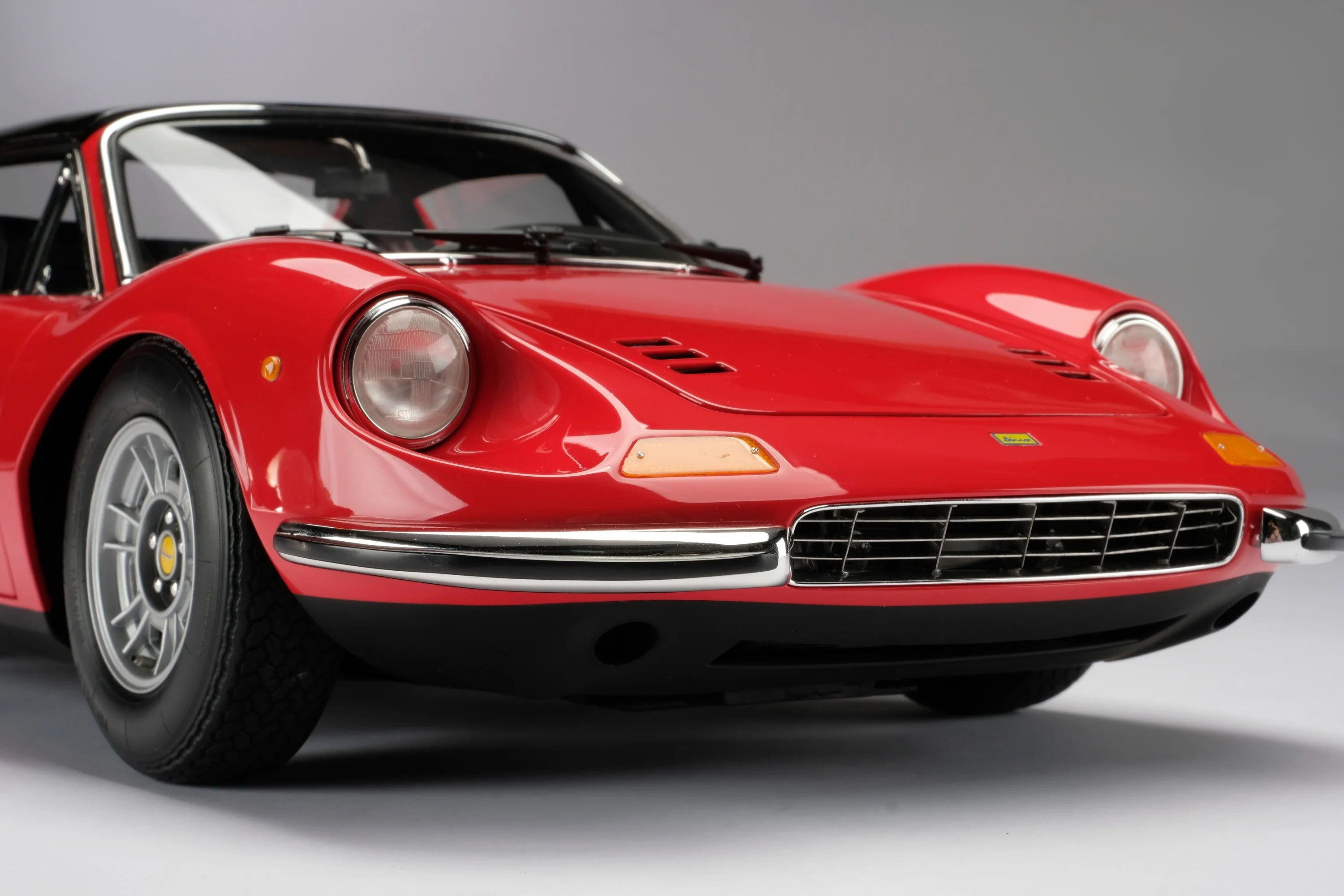 Amalgam 1:8 scale Ferrari Dino 246 GT Coupe