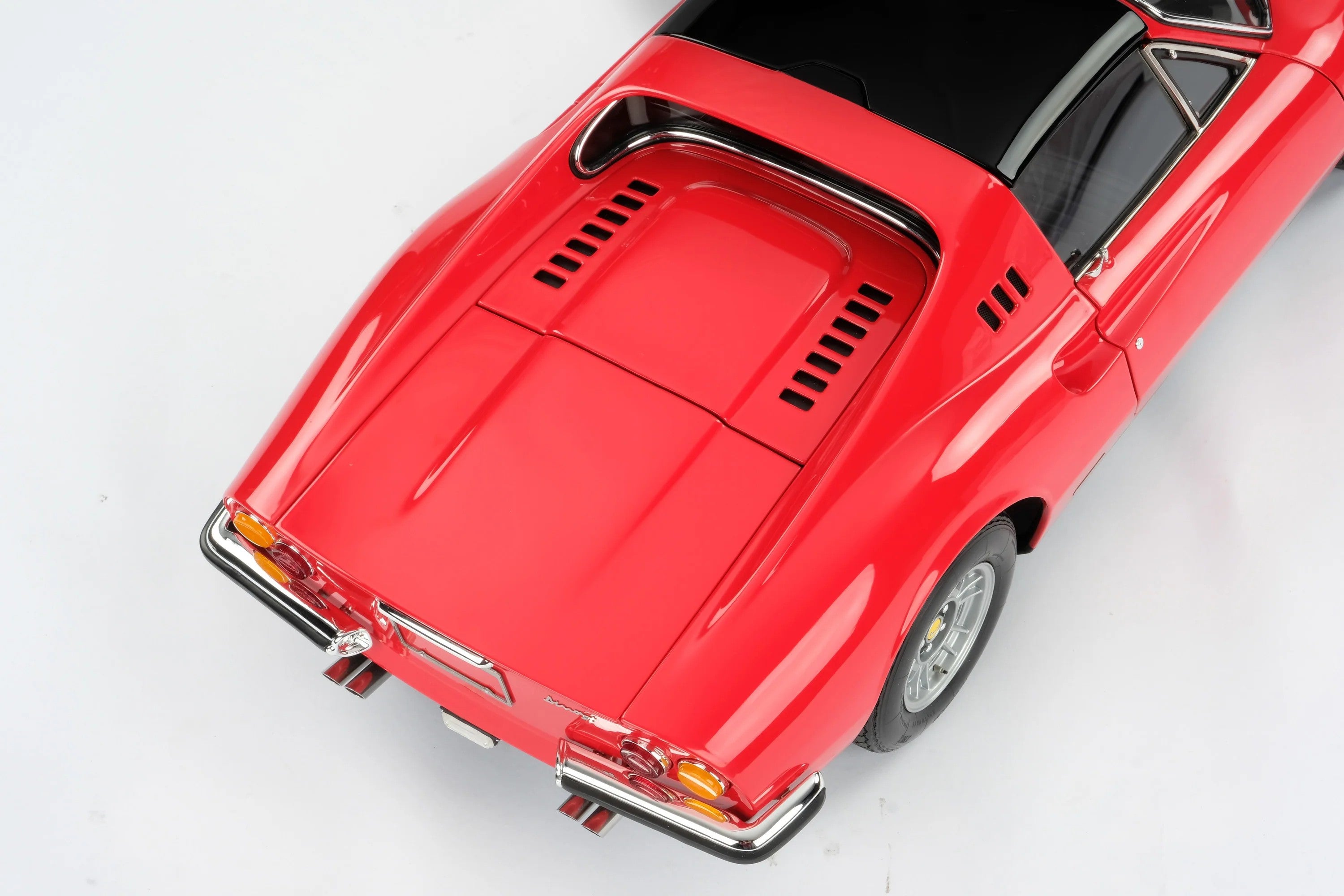 Amalgam 1:8 scale Ferrari Dino 246 GT Coupe