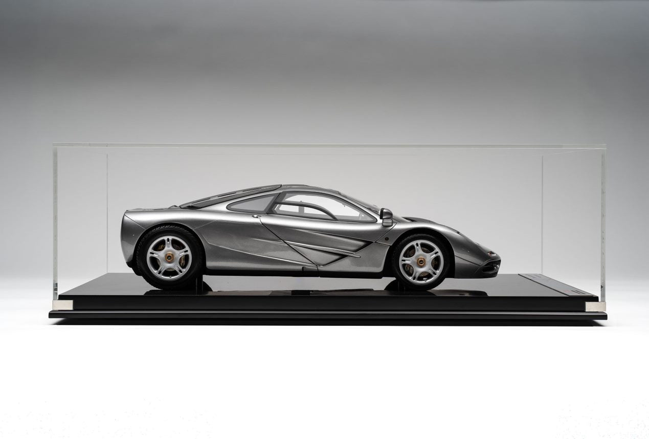 Amalgam 1:8 scale McLaren F1