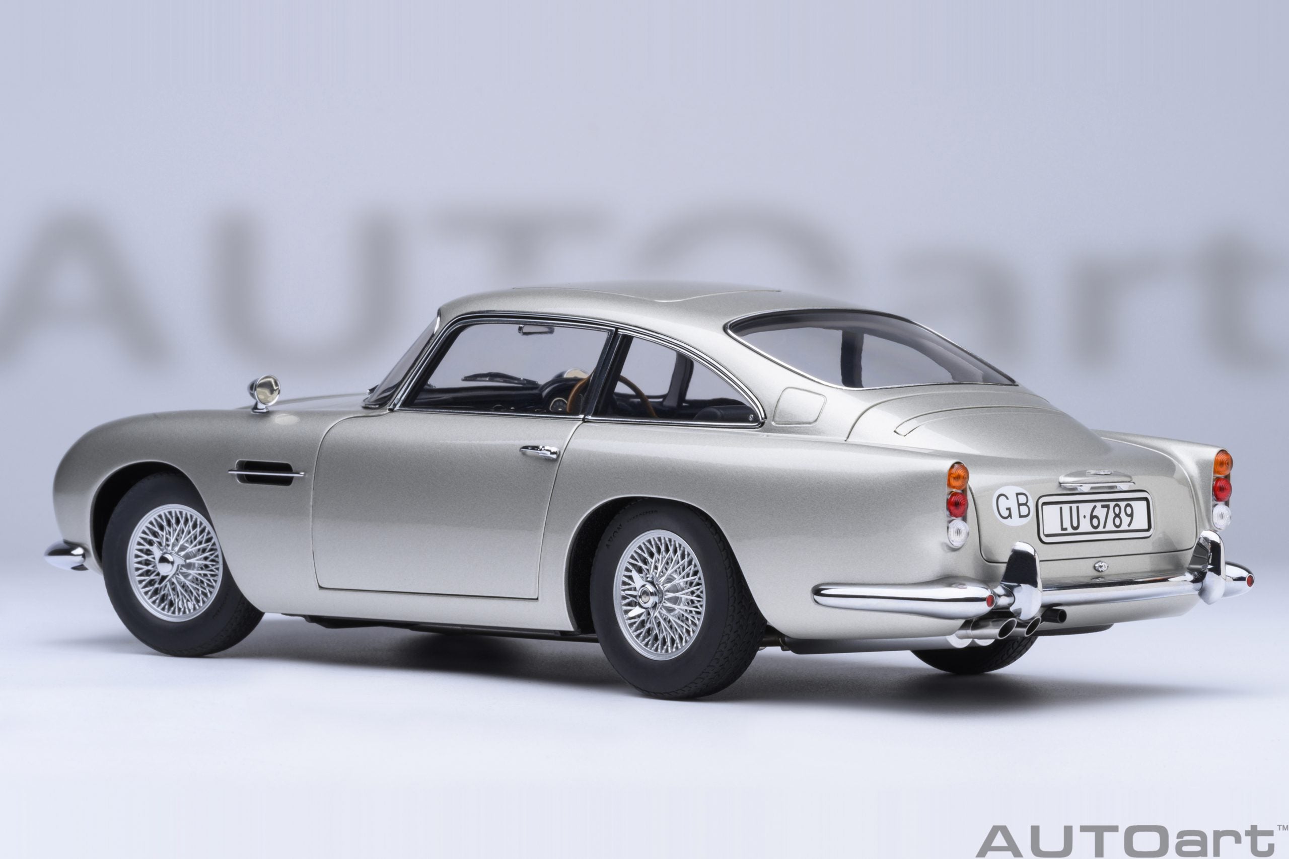 Autoart 1:18 Aston Martin DB5 James Bond Goldfinger Edition