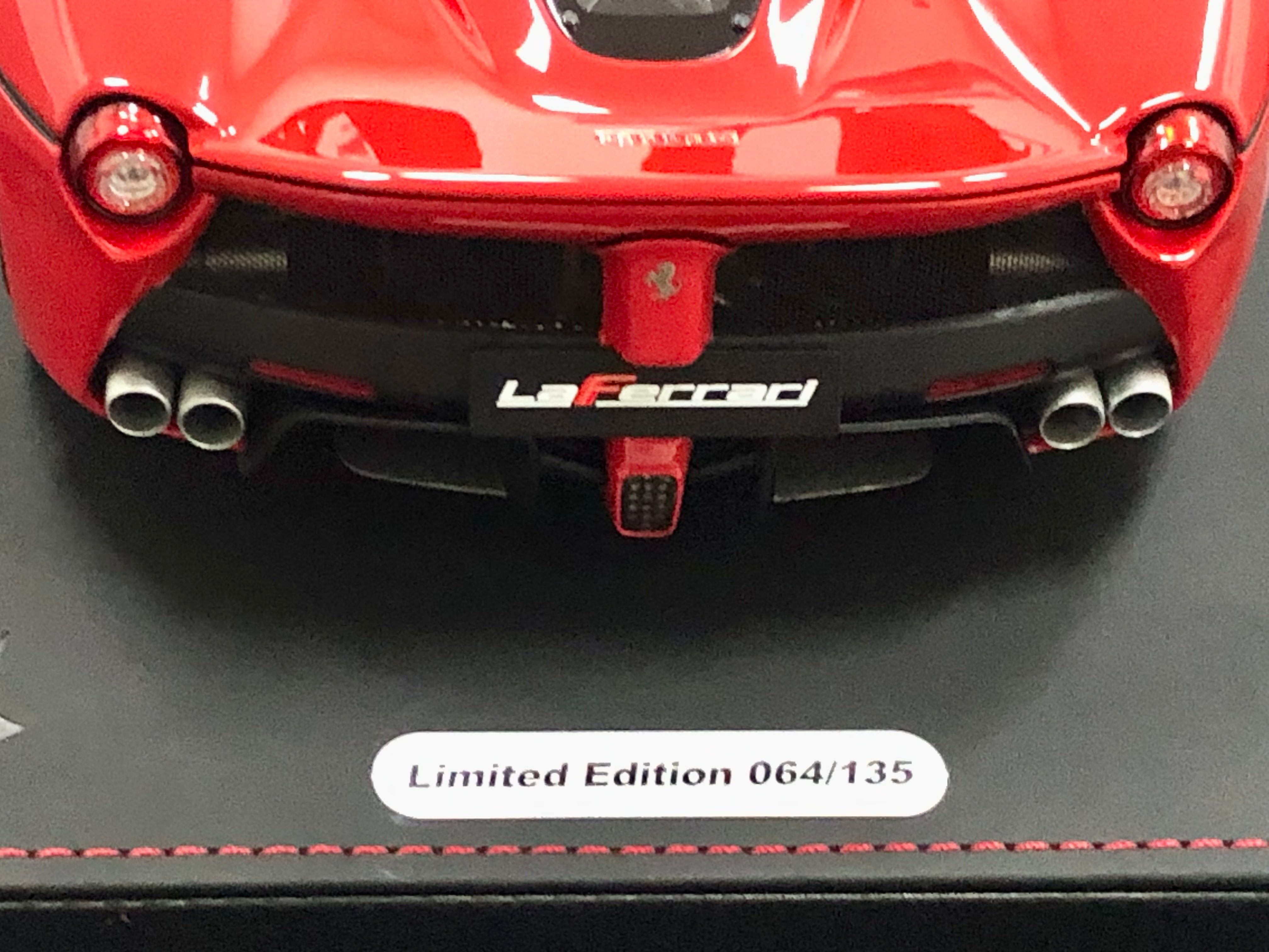 BBR La Ferrari escala 1:18 Diecast Red con techo negro