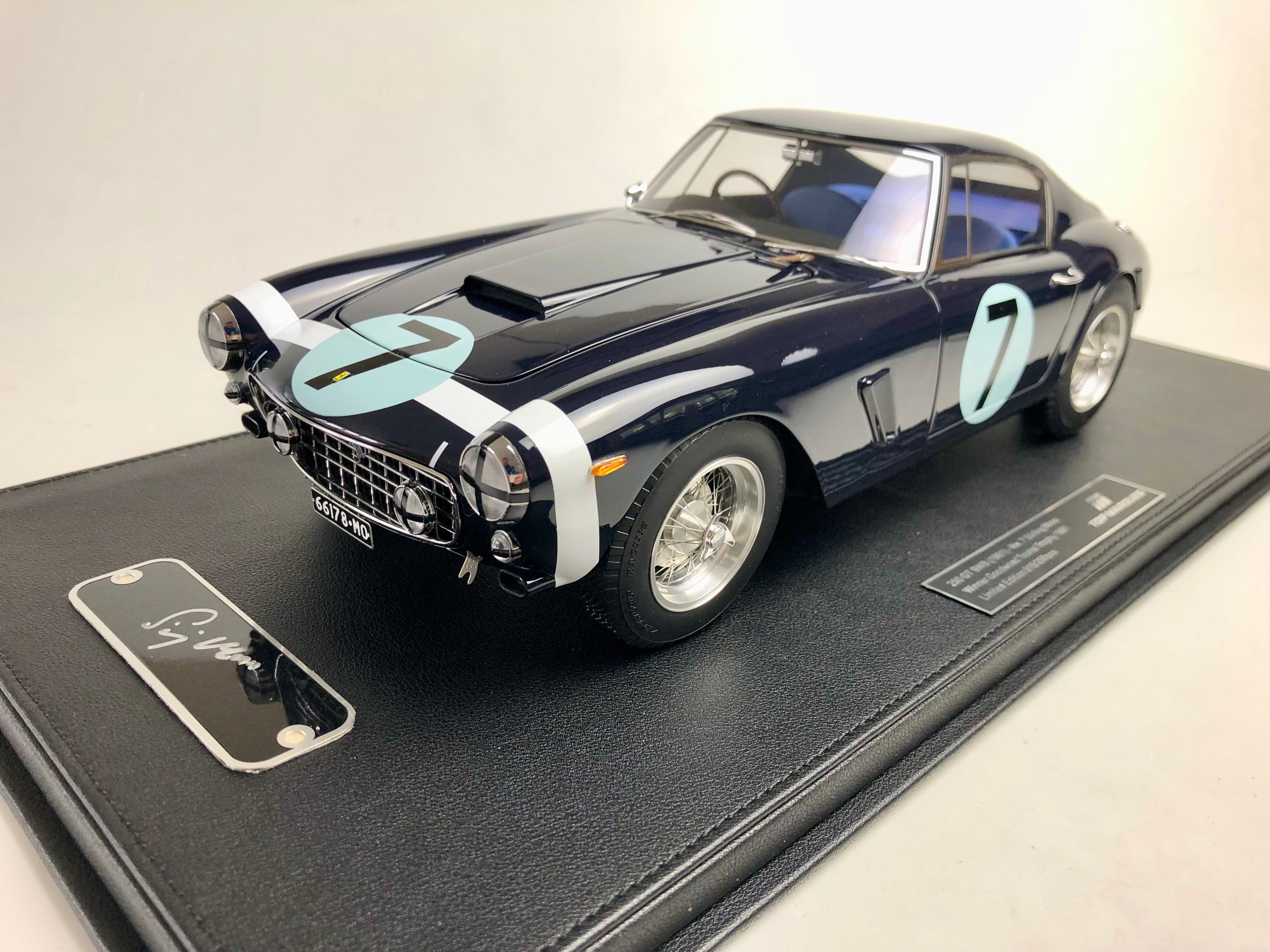 Escala 1:12 1961 Ferrari 250GT SWB Stirling Moss