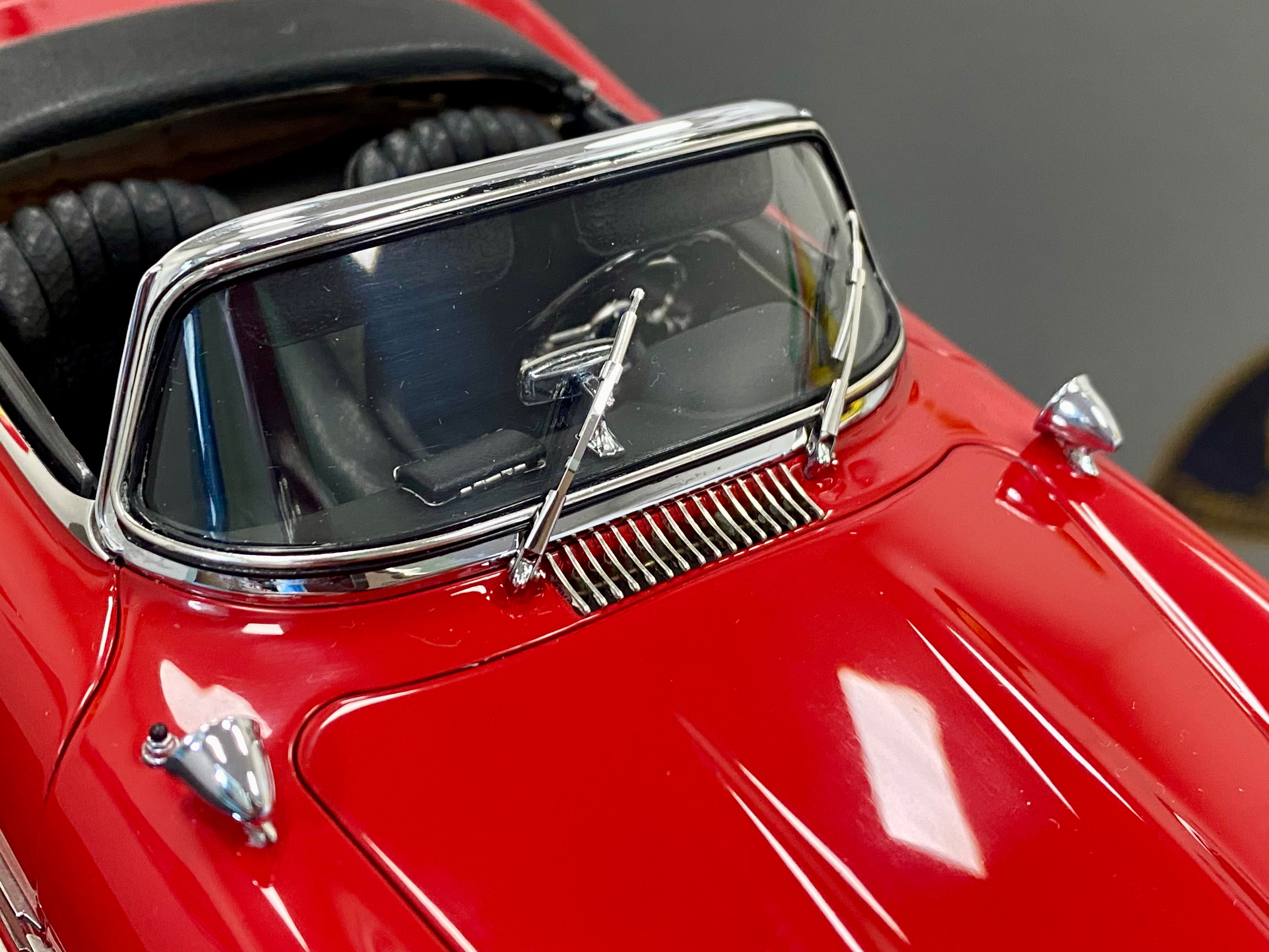 CMC 1:18 Mercedes 300 SL Roadster open top M282