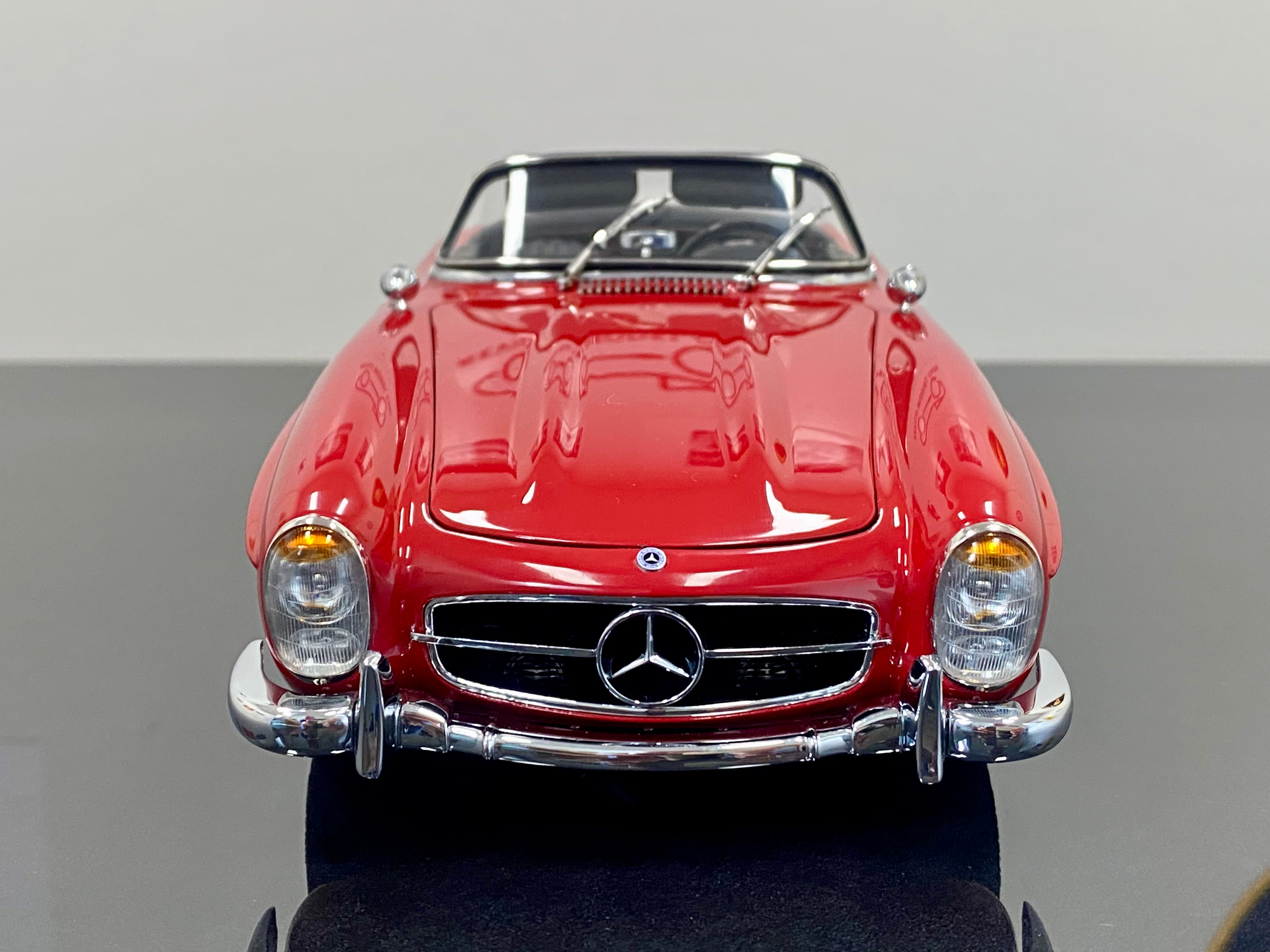 CMC 1:18 Mercedes 300 SL Roadster open top M282