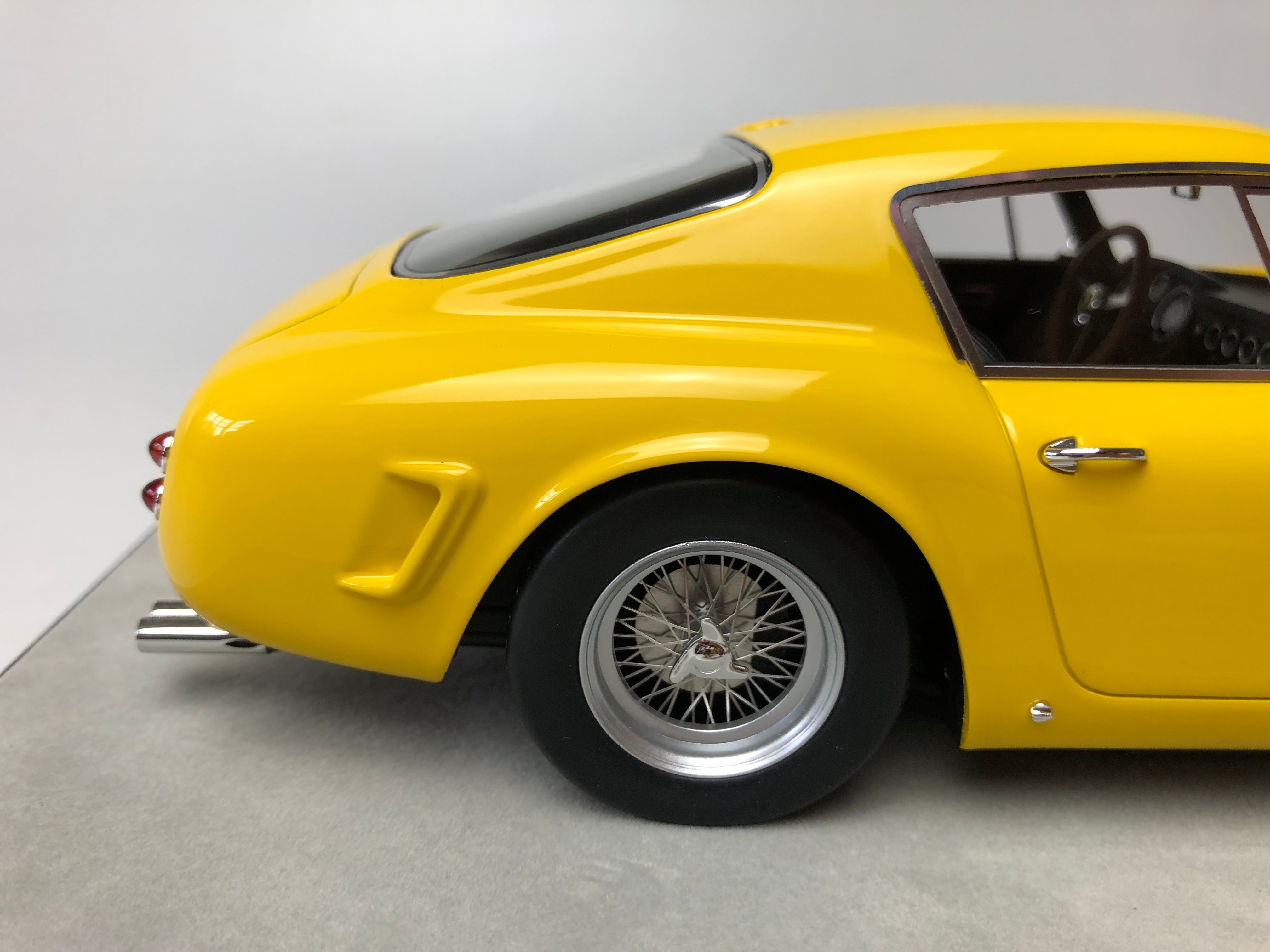 Ferrari 250 SWB Competizione Giallo Modena 1:18 scale