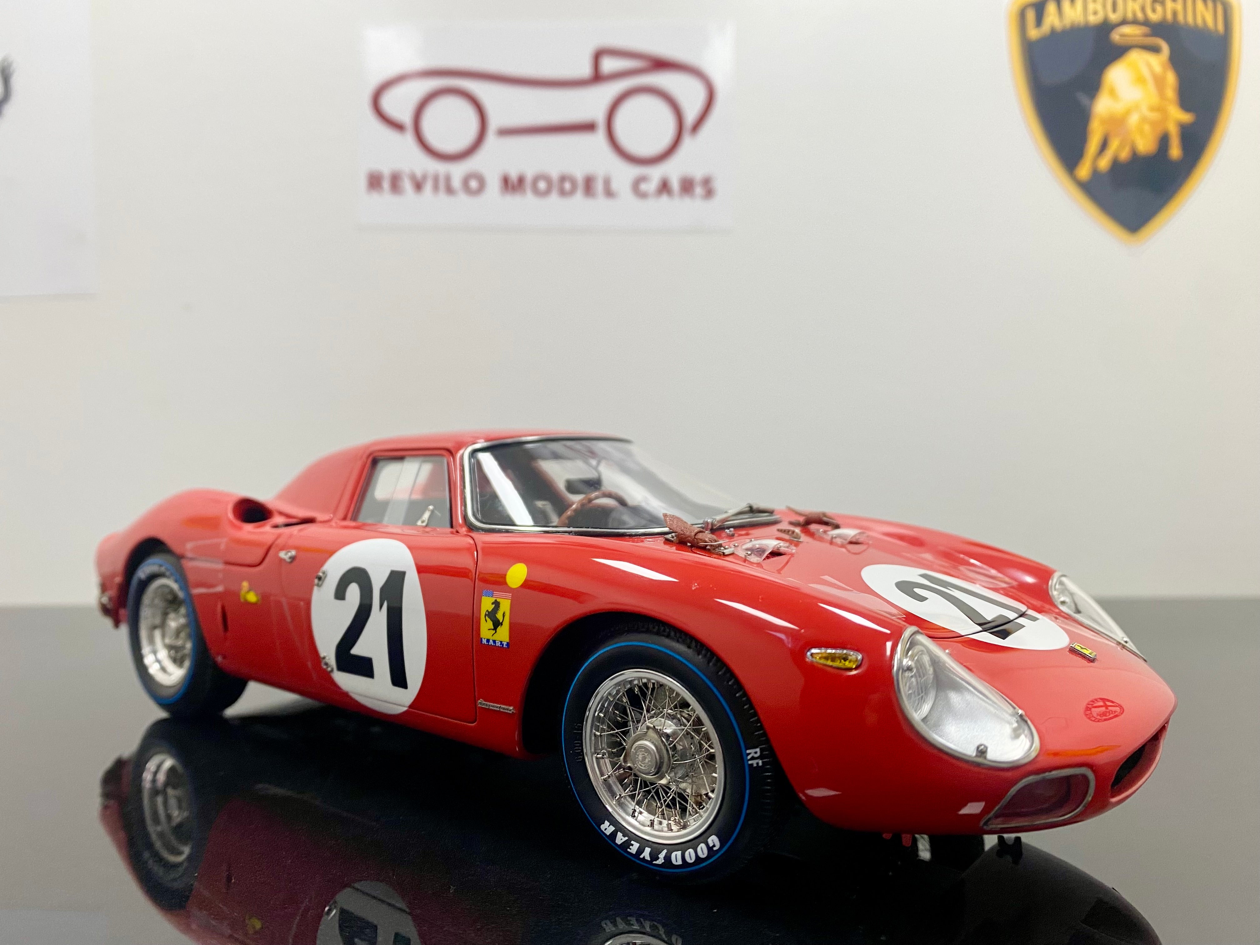 CMC 1:18 scale Ferrari 250 LM M263 #21 Le Mans 1965