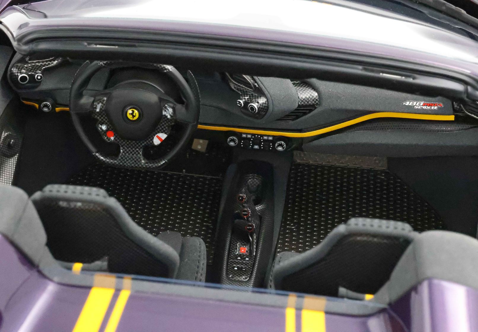 BBR Ferrari 488 Pista Spider 1:12 scale Viola Vio
