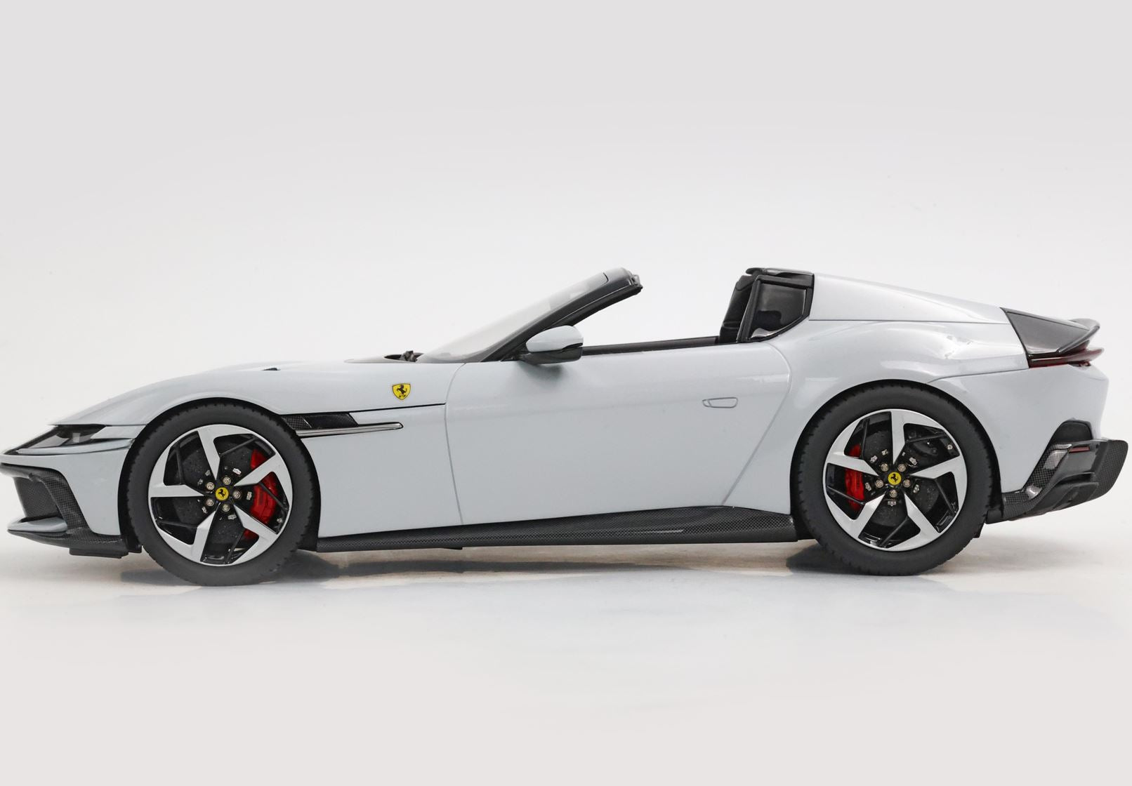 BBR 1:18 scale Ferrari 12 Cilindri Spider