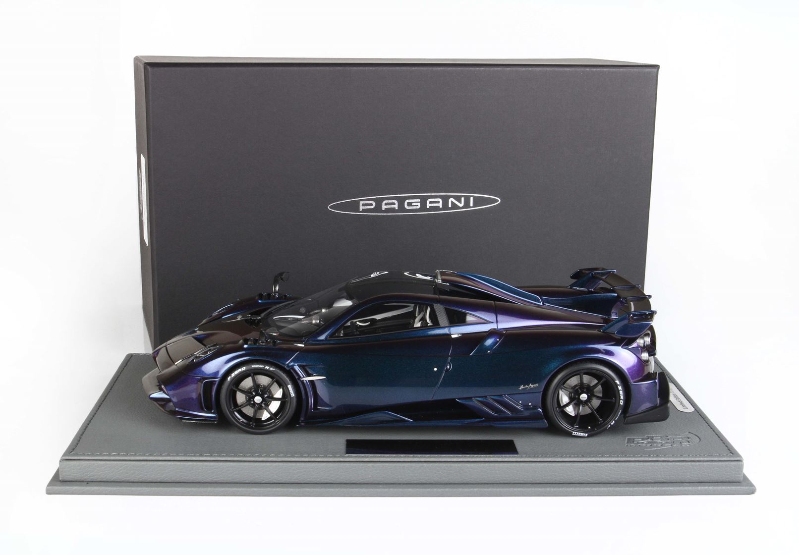 BBR Pagani Imola Cameleon 1:18 scale