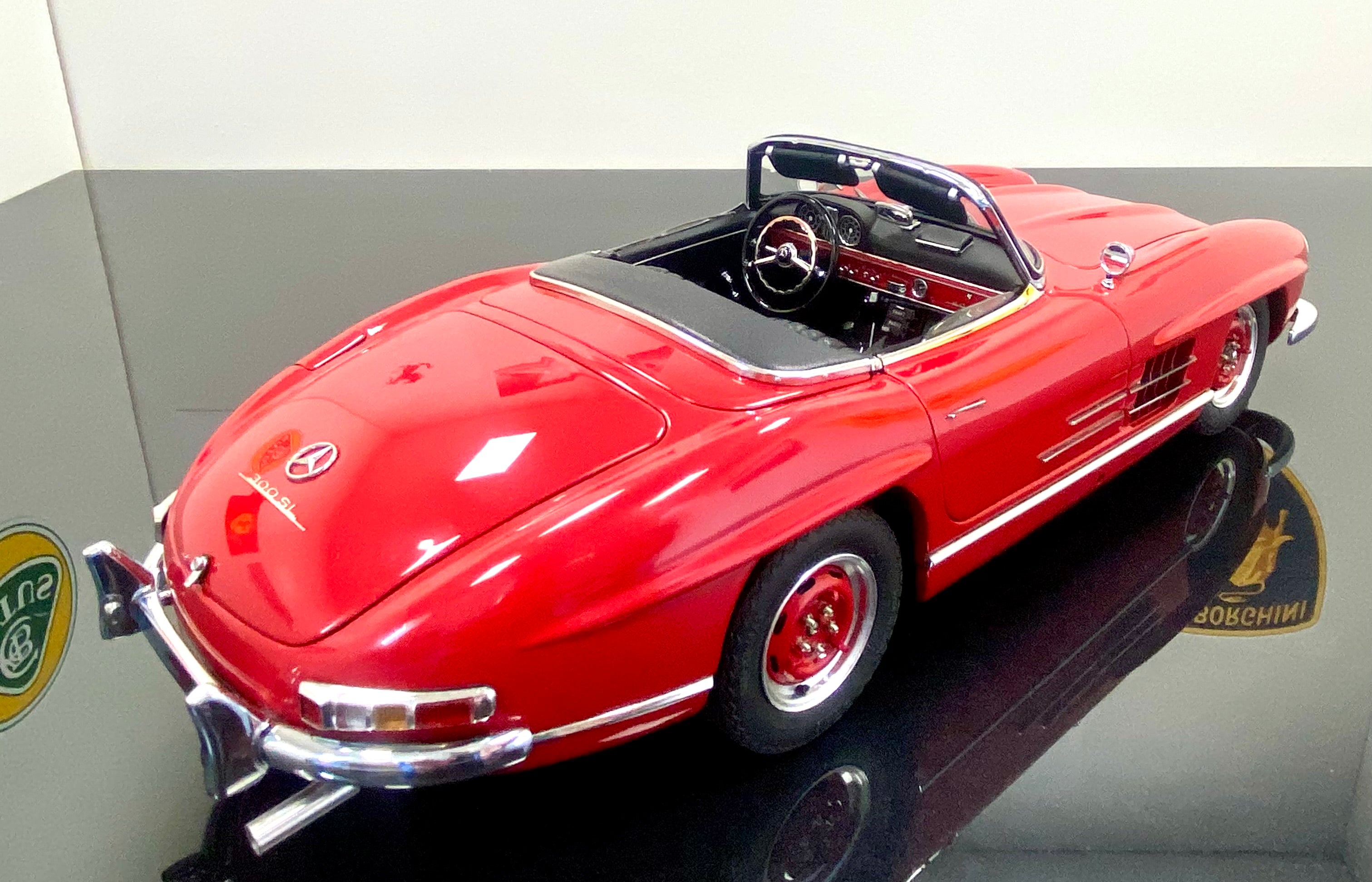 CMC 1:18 Mercedes 300 SL Roadster open top M282