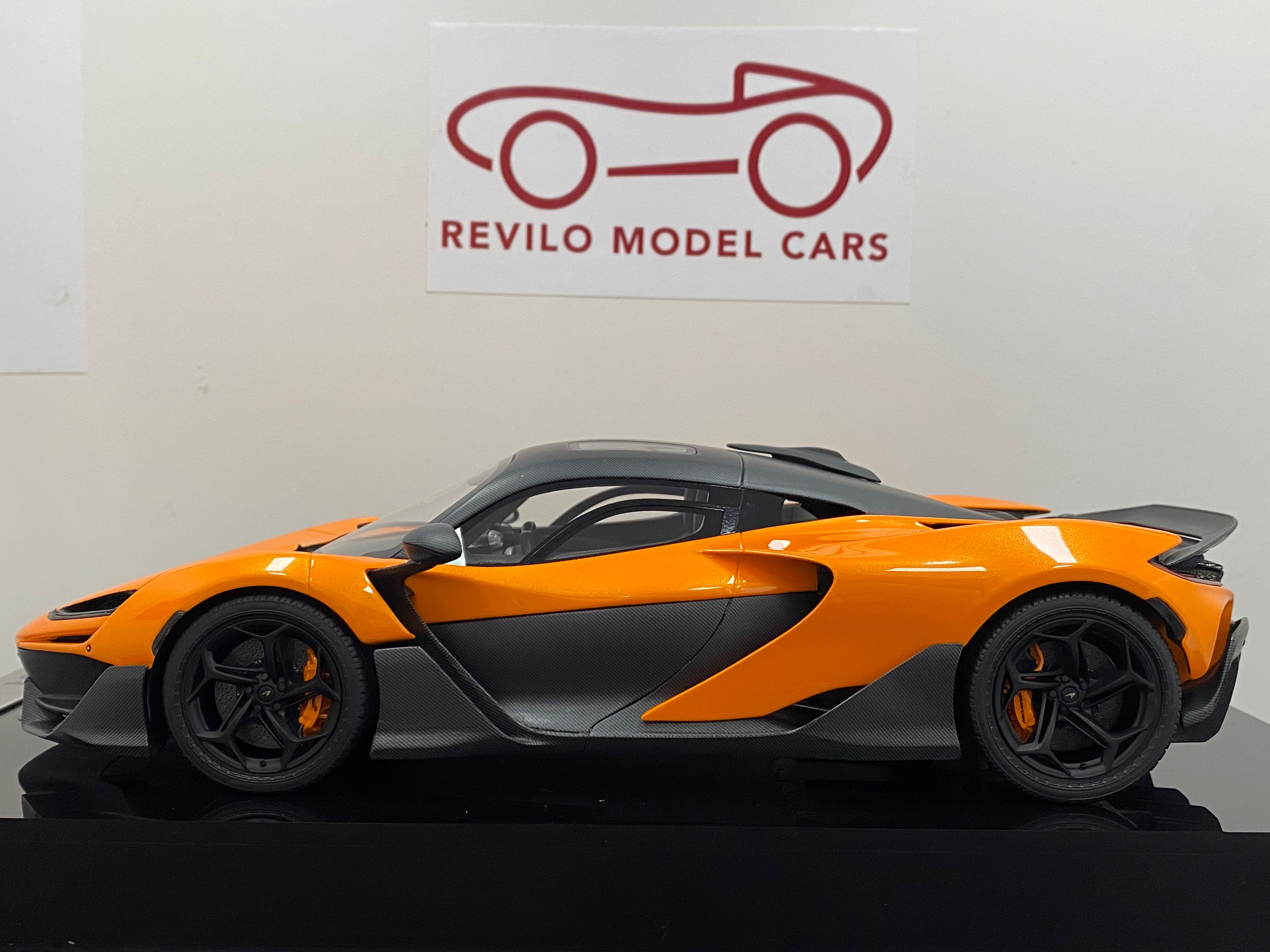 Amalgam 1:18 scale McLaren W1