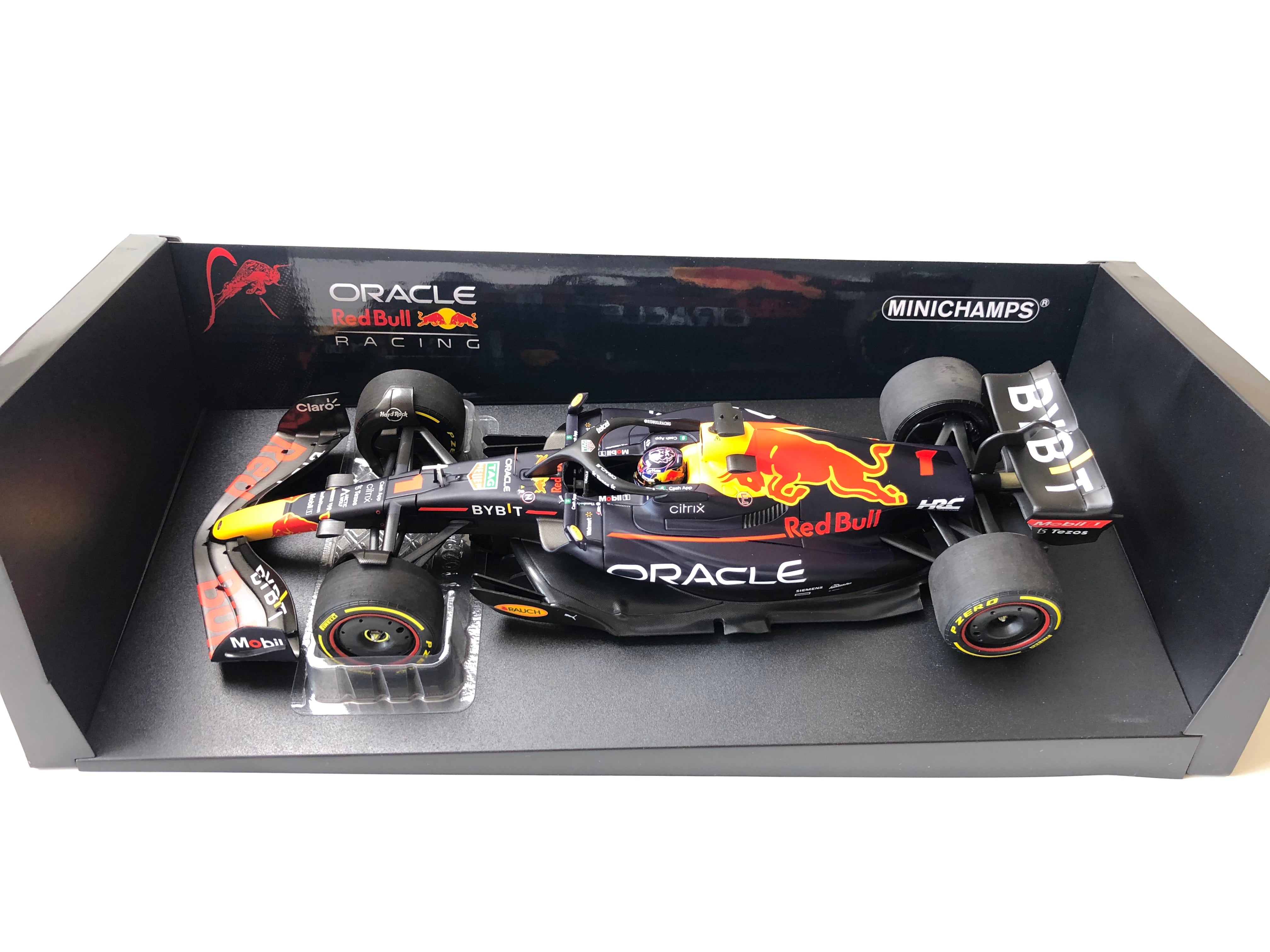 Spark escala 1:18 2022 Red Bull RB18 #1 Max Verstappen